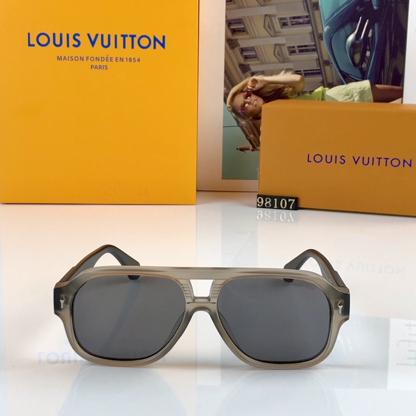 。。Louis vuitto*复古双梁透灰色太阳镜男女同款防紫外线太阳镜欧美个性