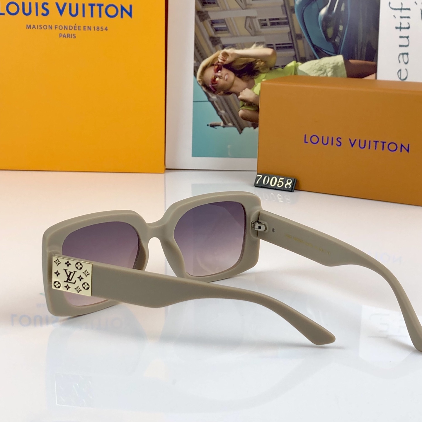 。。Louis vuitto*墨镜女时尚潮流欧美复古方形大框防紫外线旅行街拍韩版太阳镜