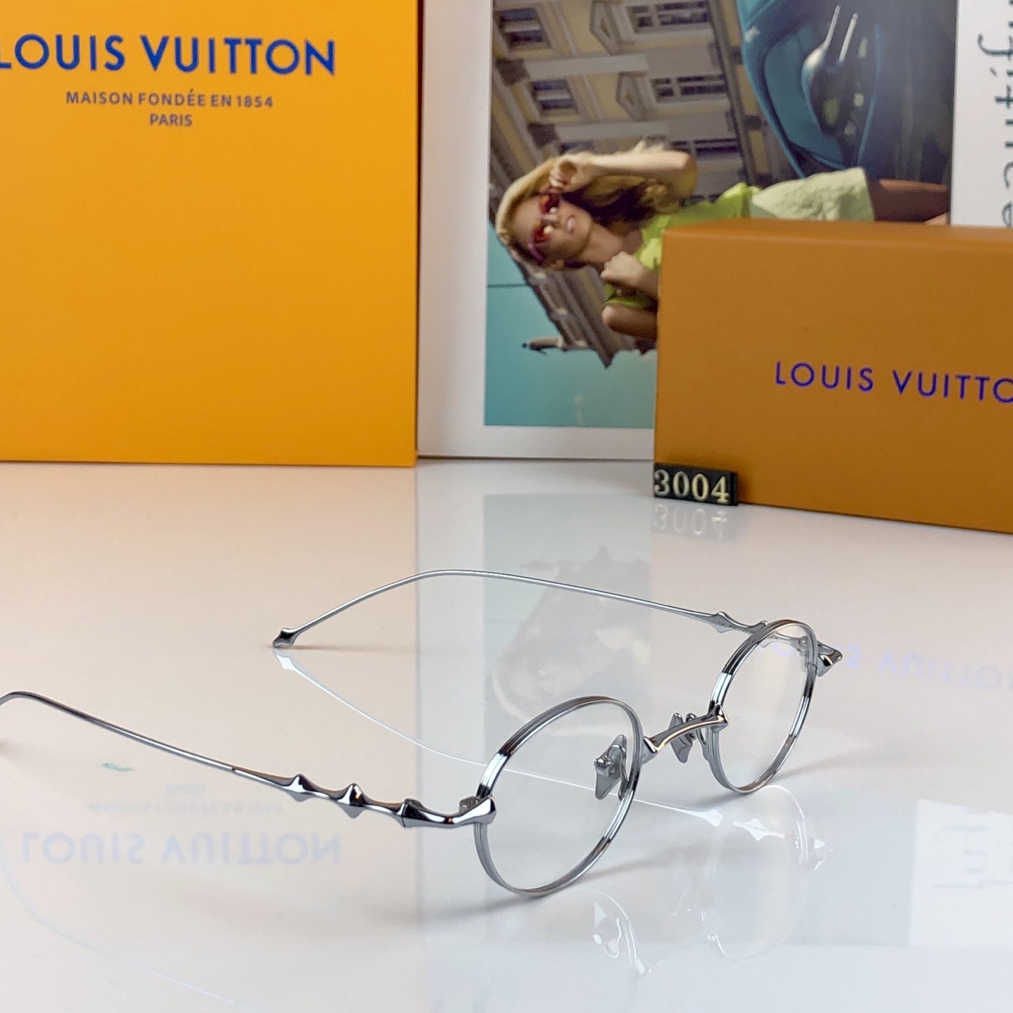 。。Louis vuitto*个性小椭圆复古眼镜潮男女网红凹造型街拍墨镜平光镜