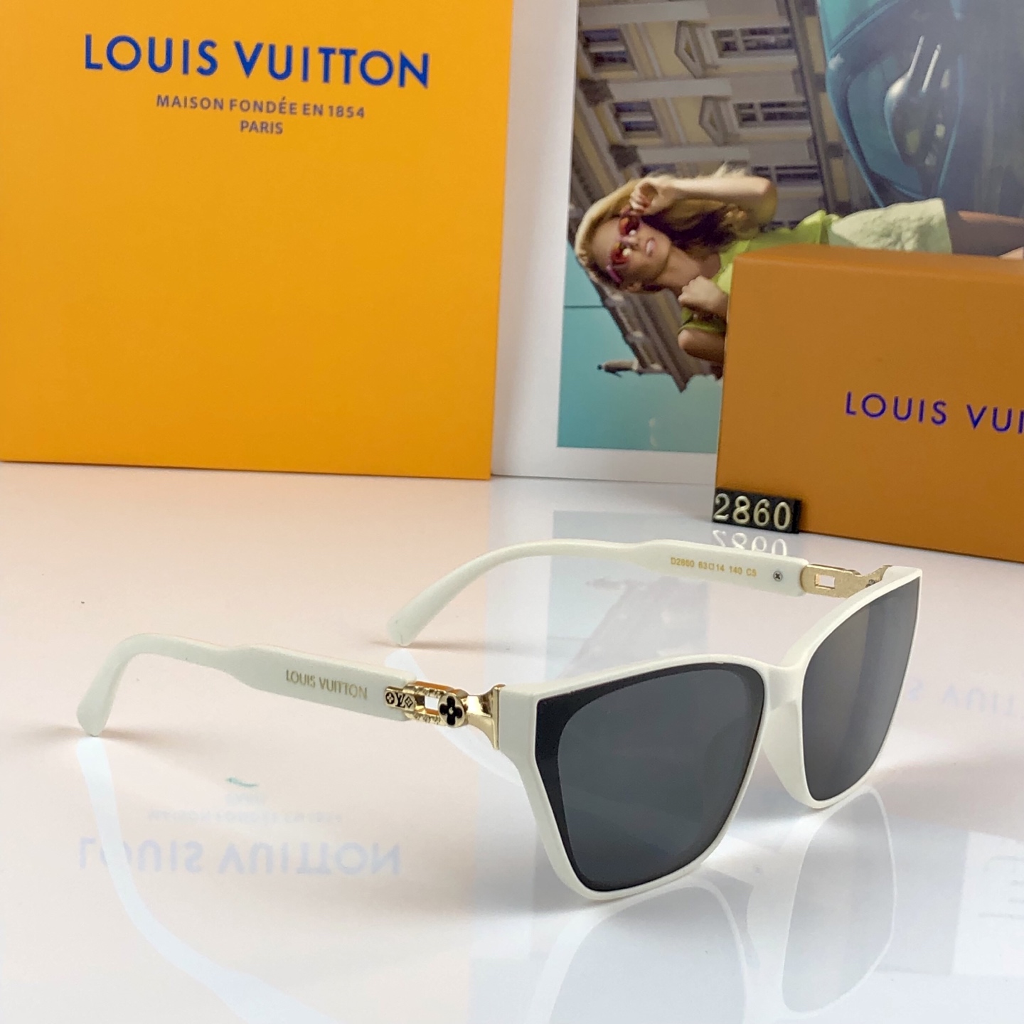 。。Louis vuitto*2026新款方框镶钻太阳镜时尚街拍风女高级感防紫外线墨镜跨境