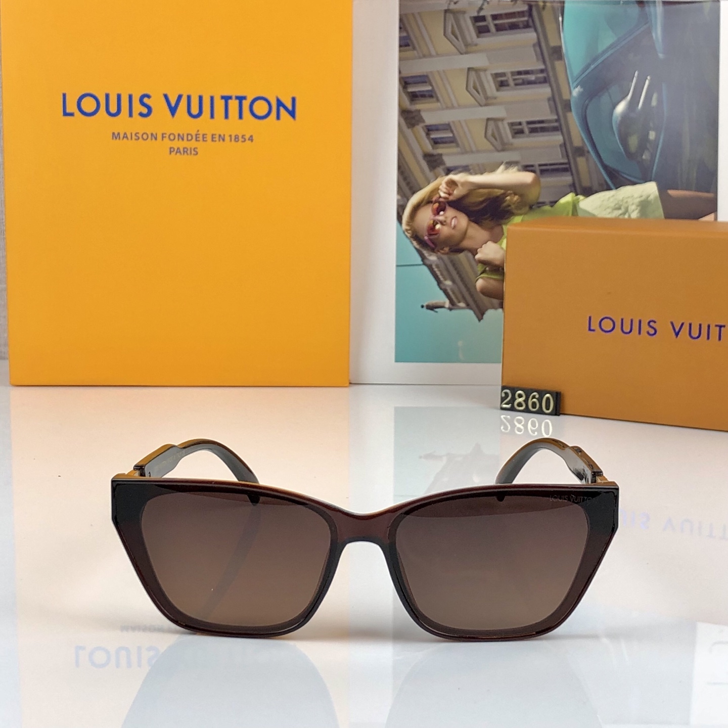 。。Louis vuitto*2026新款方框镶钻太阳镜时尚街拍风女高级感防紫外线墨镜跨境