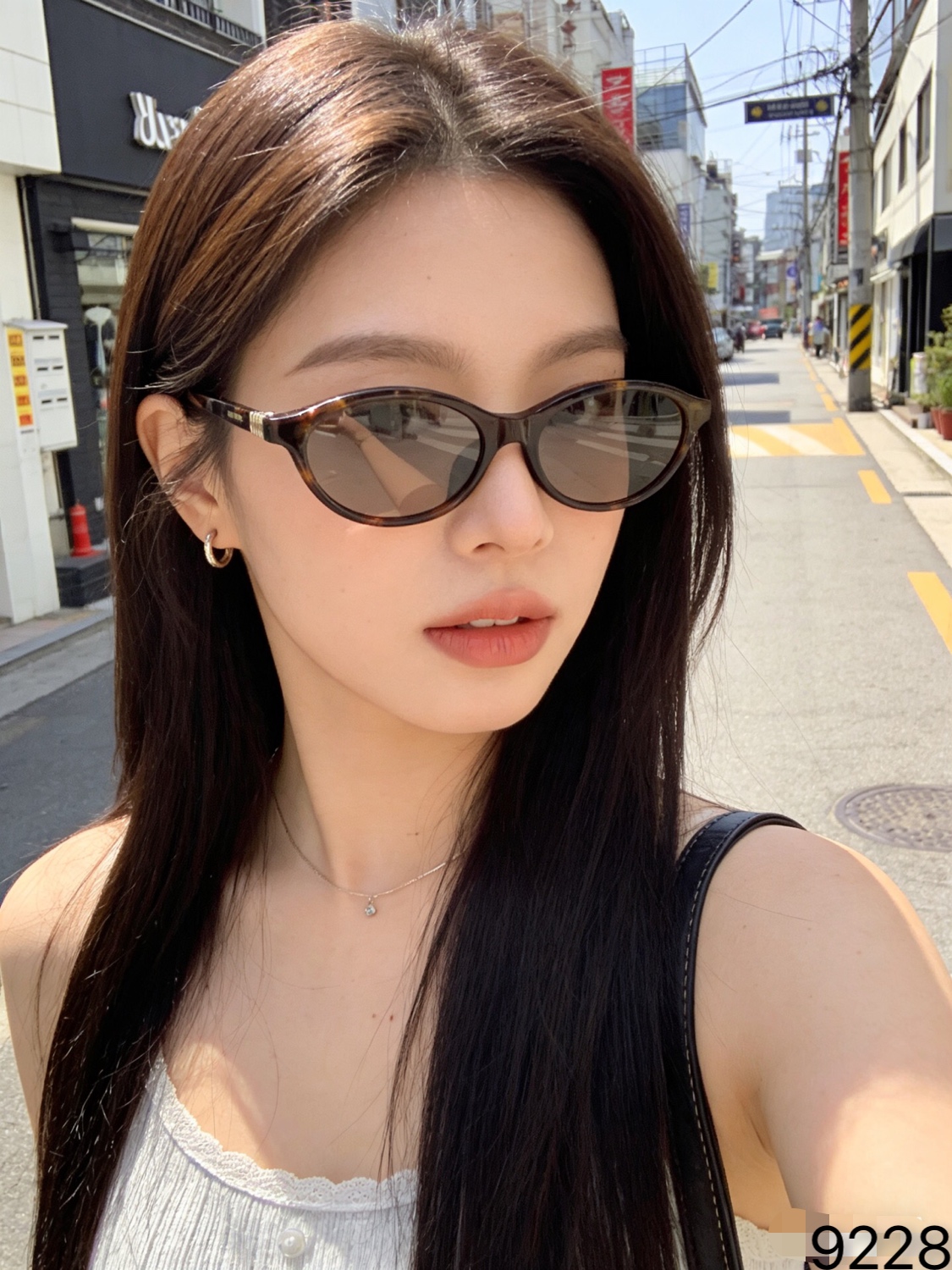 。。miumi*新款猫眼墨镜女欧美潮牌防晒复古辣妹显瘦窄框港风高质感太阳镜