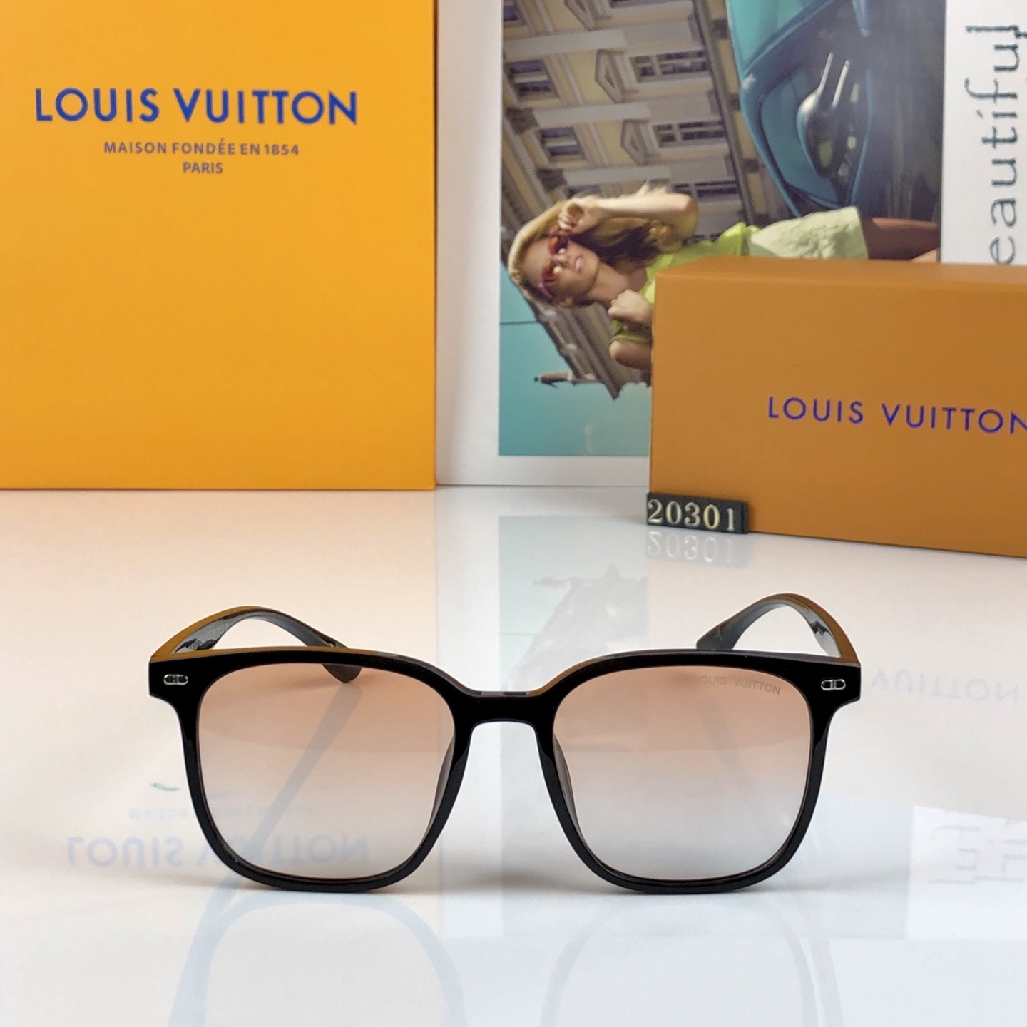 。。Louis vuitto*新款2026偏光镜女超轻TR太阳眼镜小框脸方形米钉街拍网红时尚墨镜