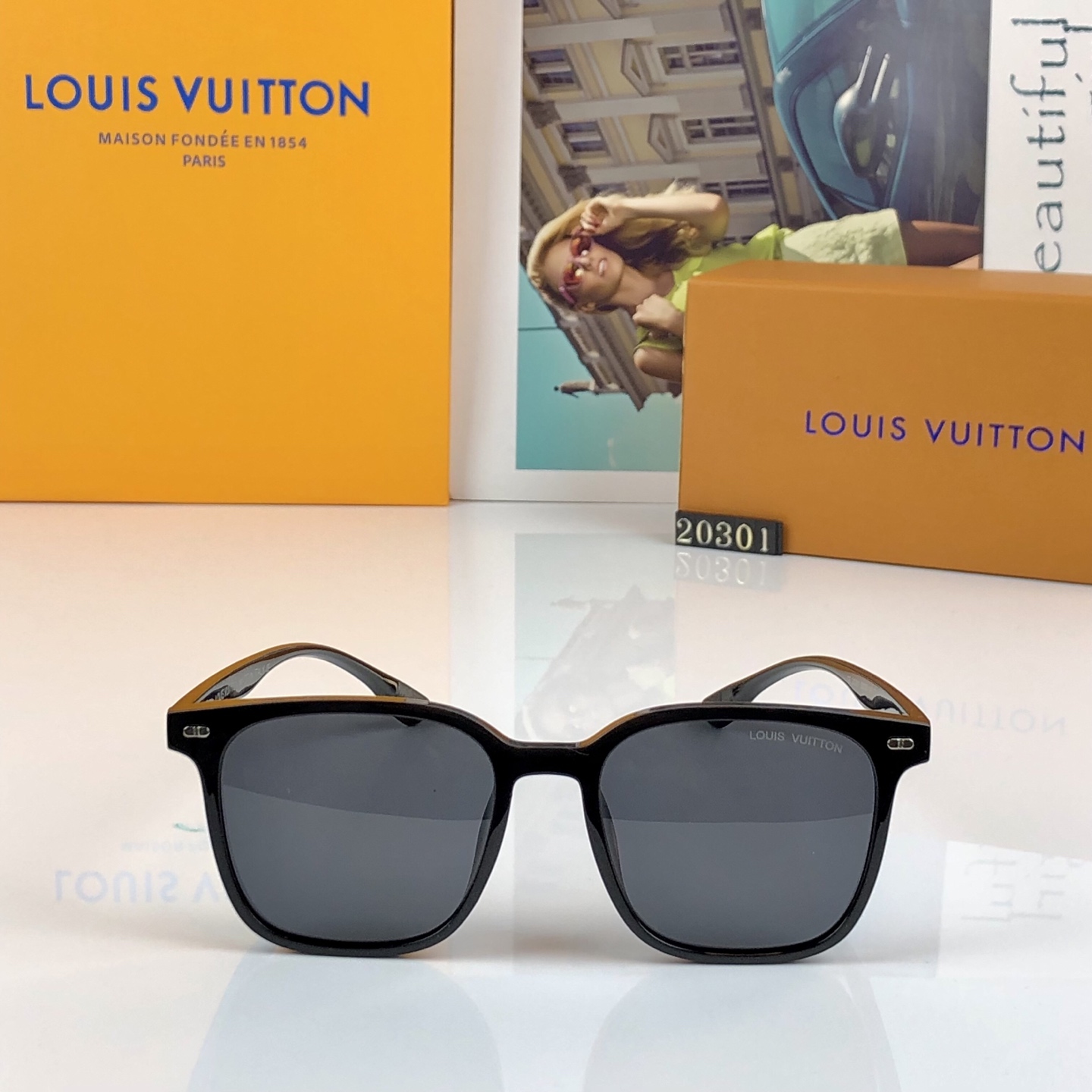 。。Louis vuitto*新款2026偏光镜女超轻TR太阳眼镜小框脸方形米钉街拍网红时尚墨镜