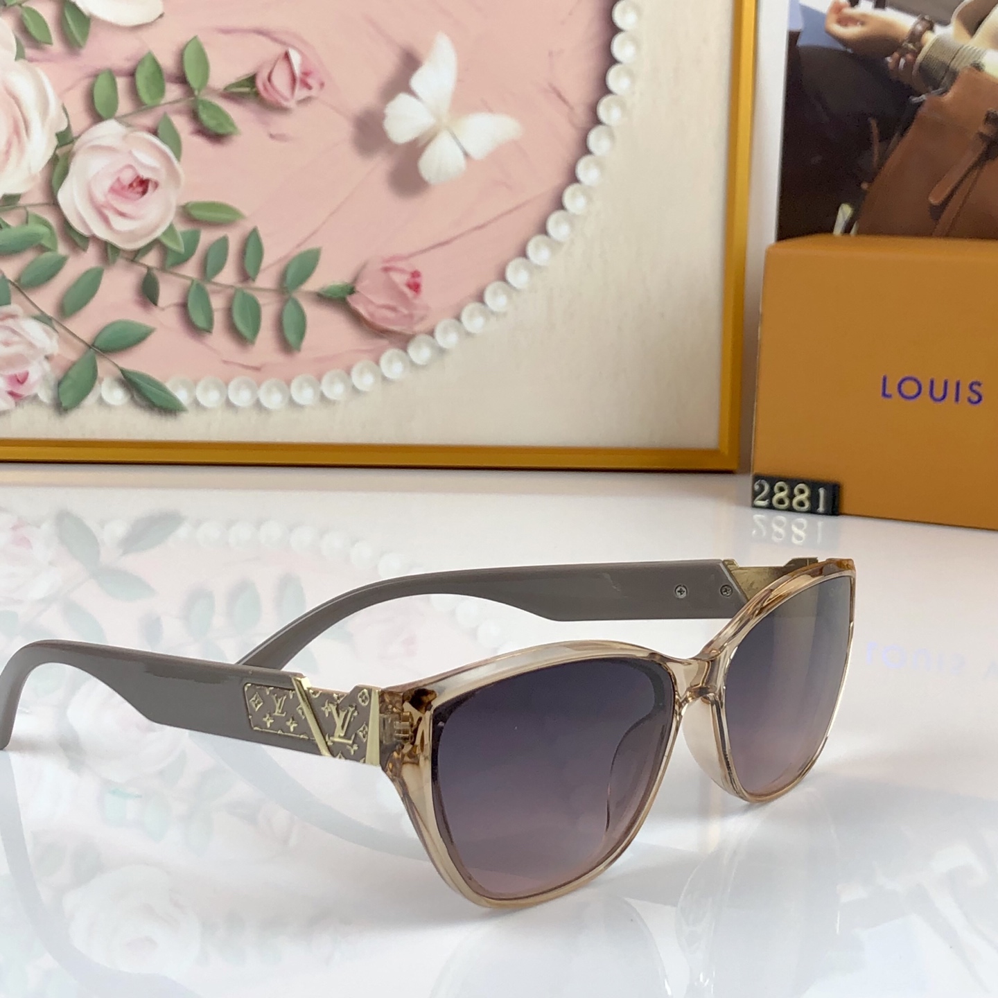 。。Louis vuitto*复古方形时尚潮流太阳镜高品质新款个性街拍女士墨镜