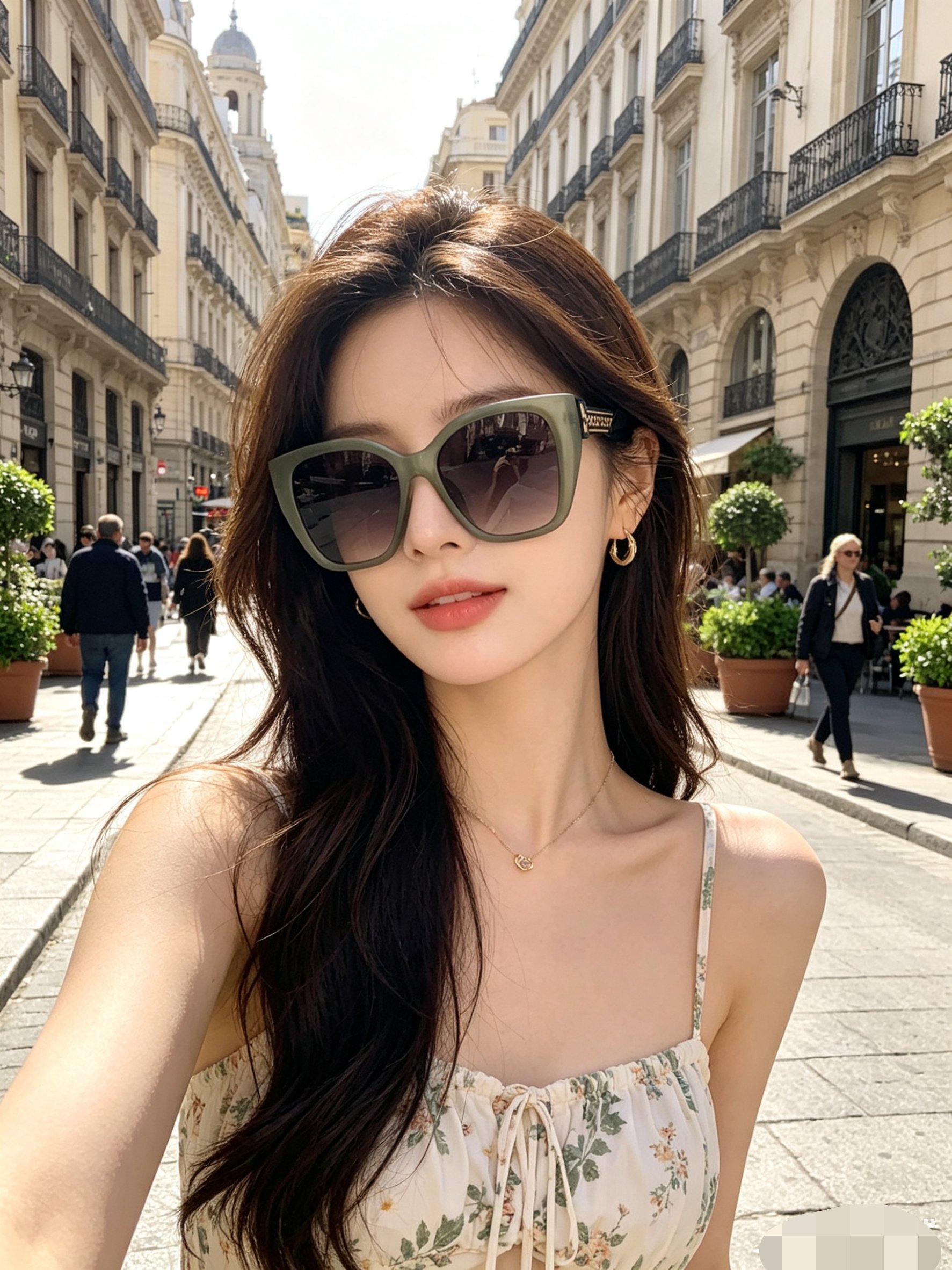 。LOUISVUITTO*轻奢修颜高清尼龙镜高级感潮流百搭方圆墨镜女太阳眼镜