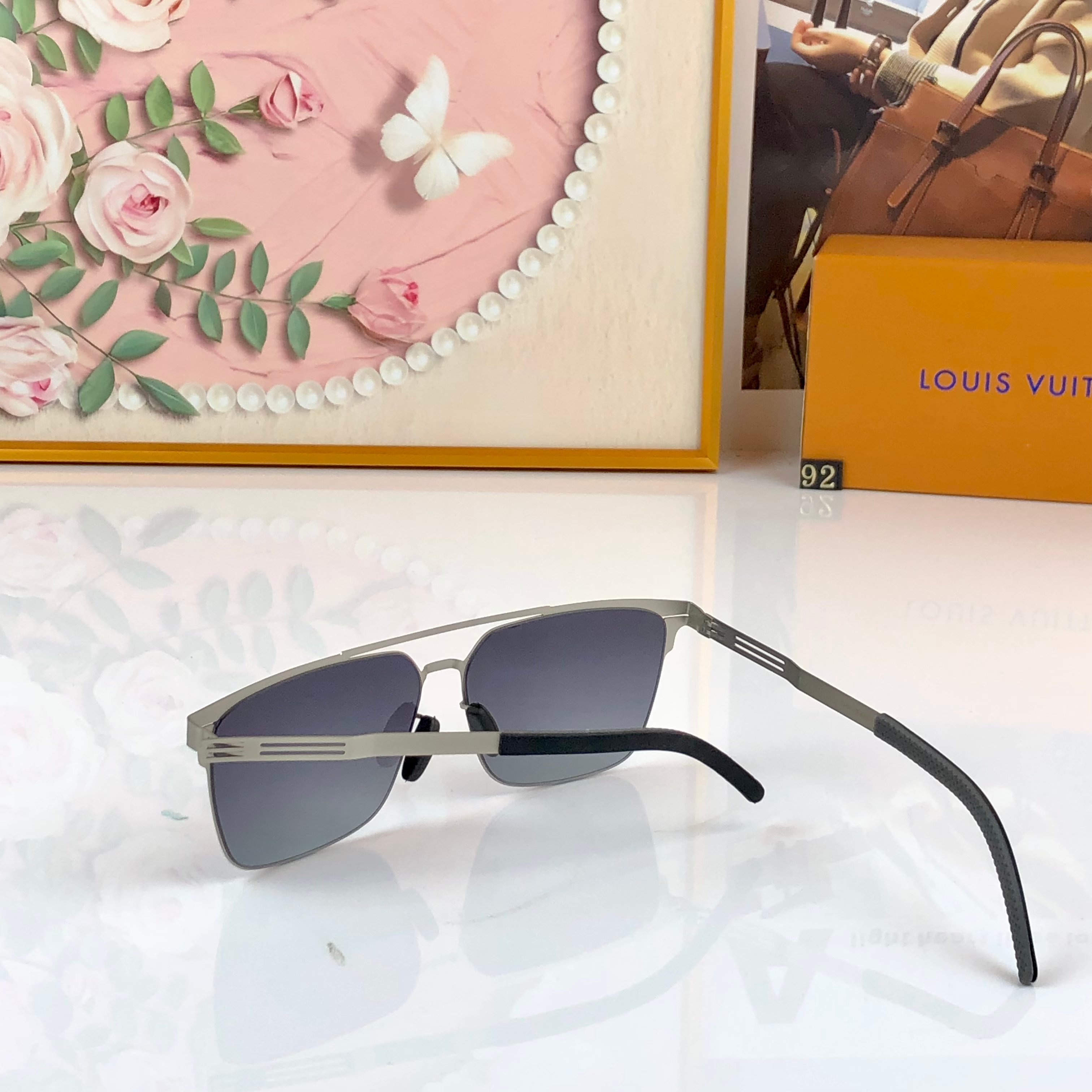 。LOUISVUITTO*新款高清尼龙偏光墨镜男士防紫外线防晒太阳眼镜飞行员墨镜轻巧