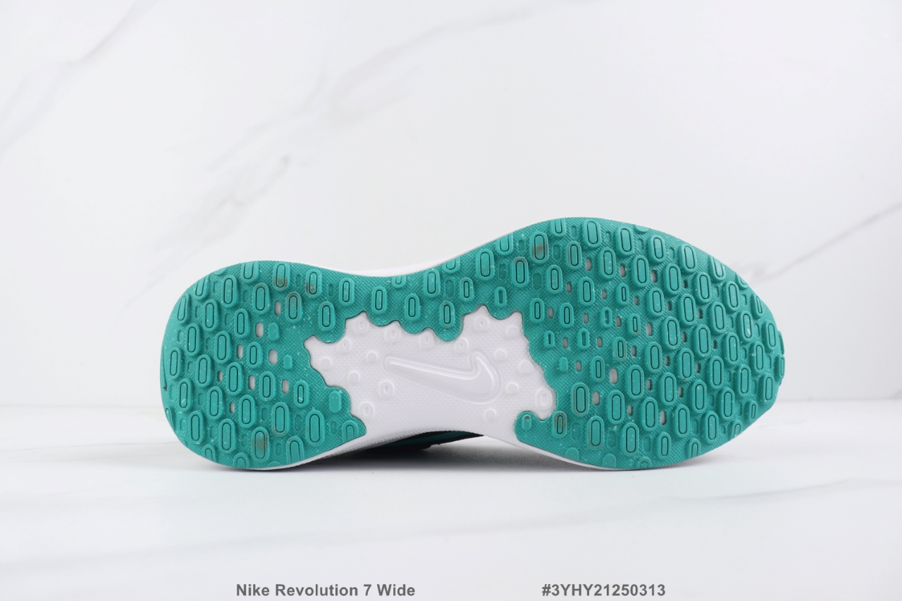  💰205
🔺Nike Revolution 7 Wide 耐克轻便跑步鞋 织物材质运动鞋  Size:40-45码                                               