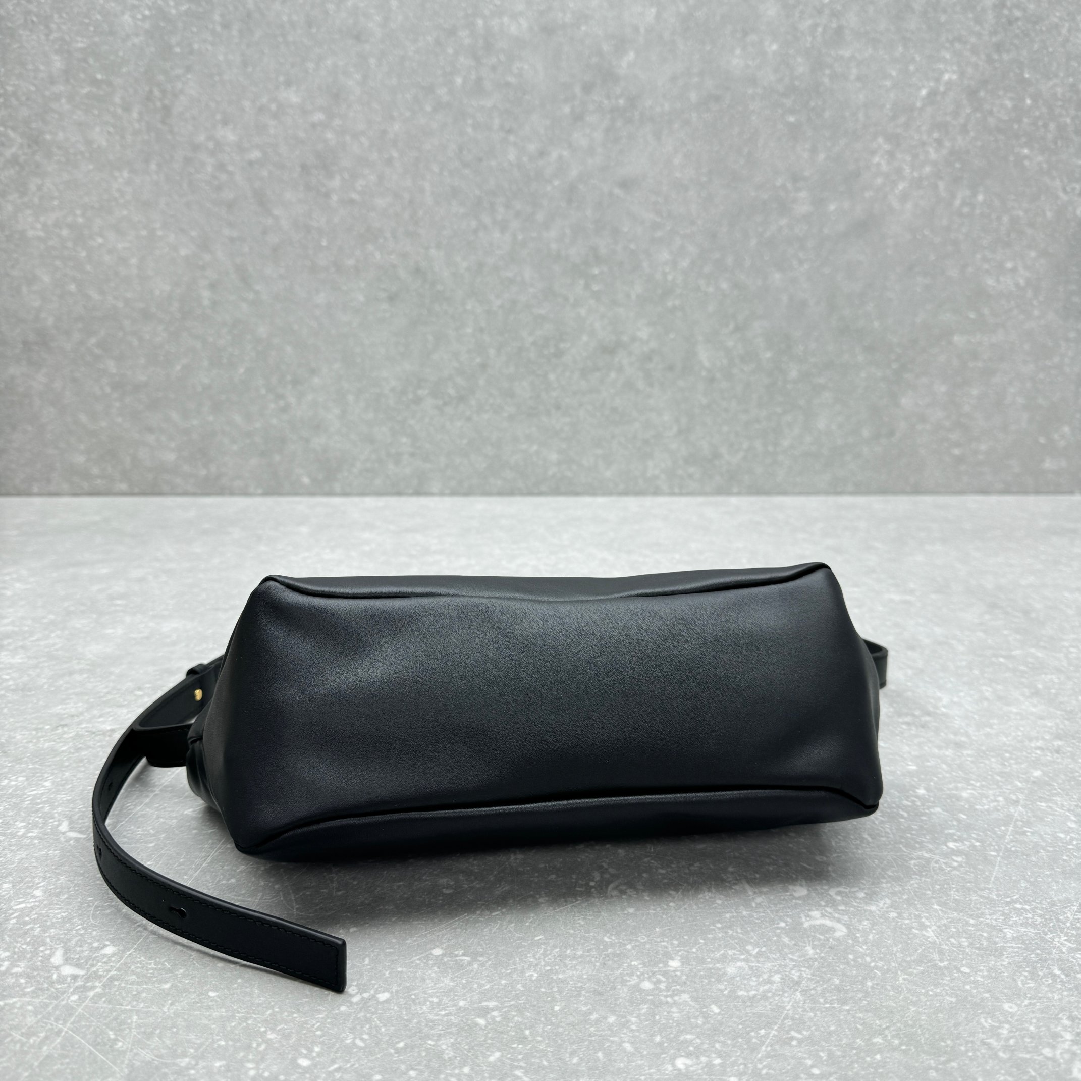 Jacquemus {Full leather black} First batch released