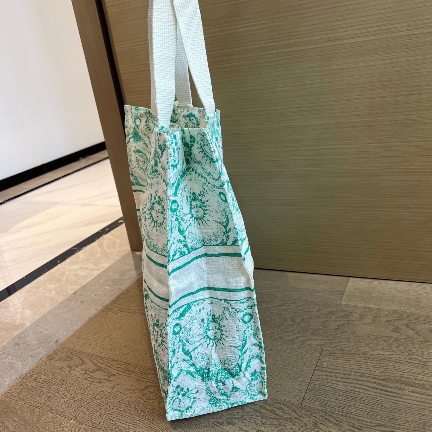 Dioriviera Resort Capsule Collection Limited-Edition Straw Tote Bag - Comprehensive 2