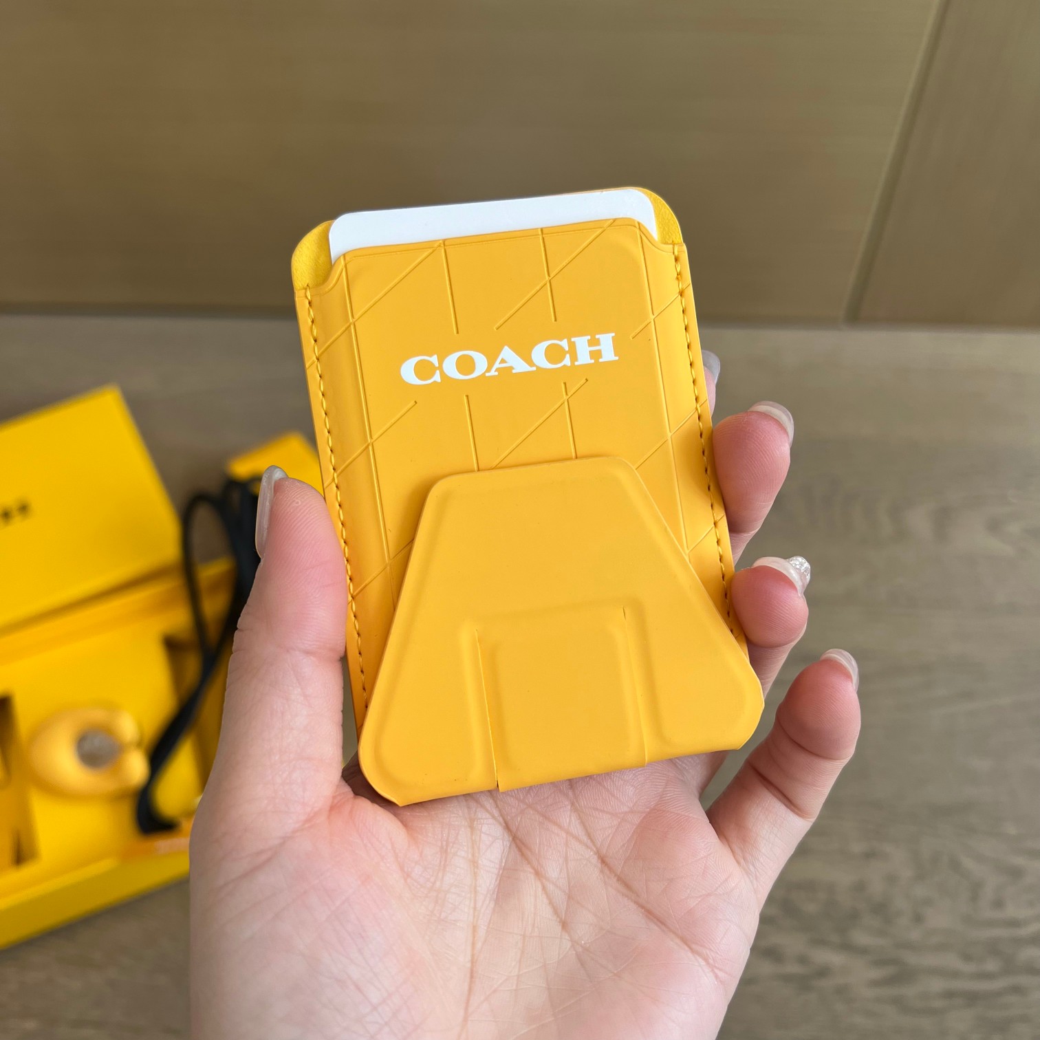 COACH蔻驰🇲🇾马来西亚满额赠礼手机配件套装 4