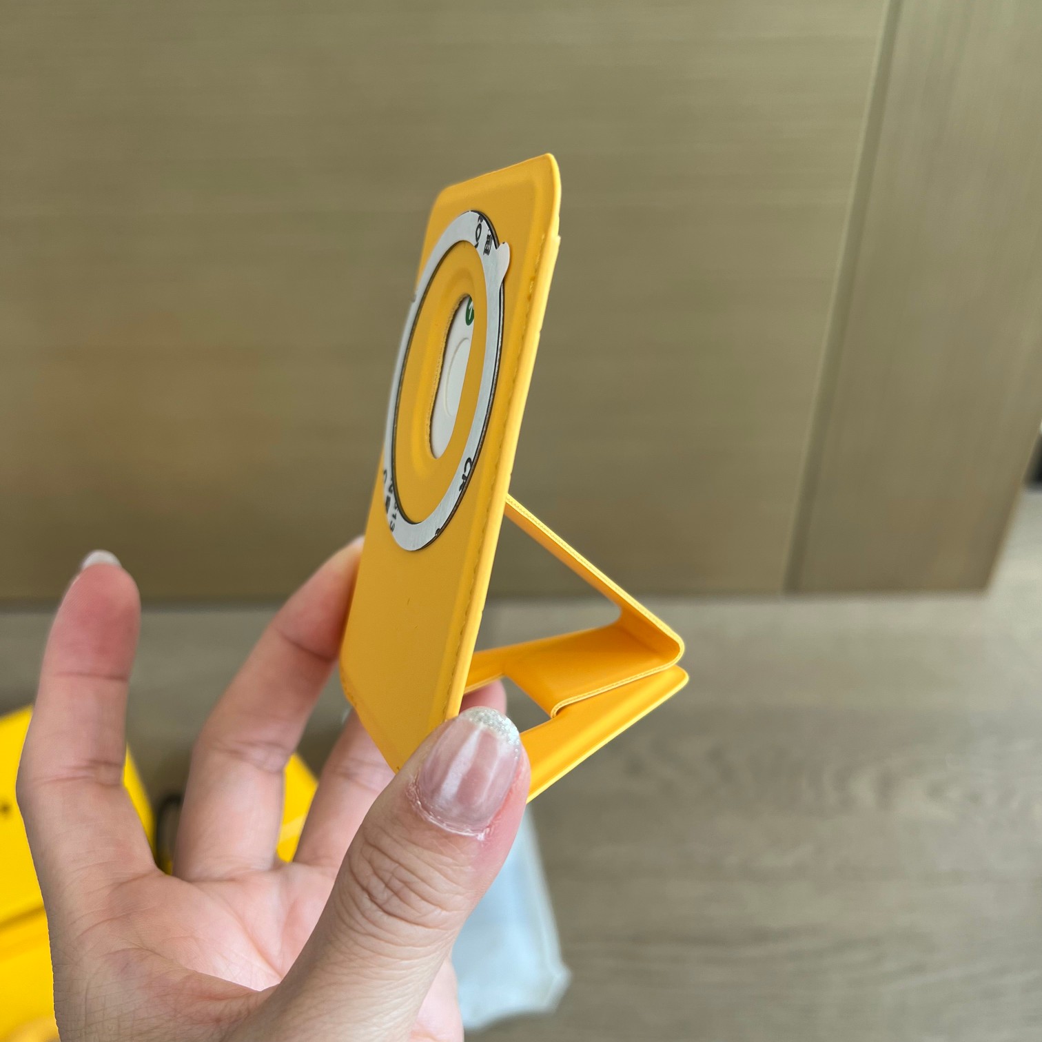 还是一个便携卡包 储取方便 6