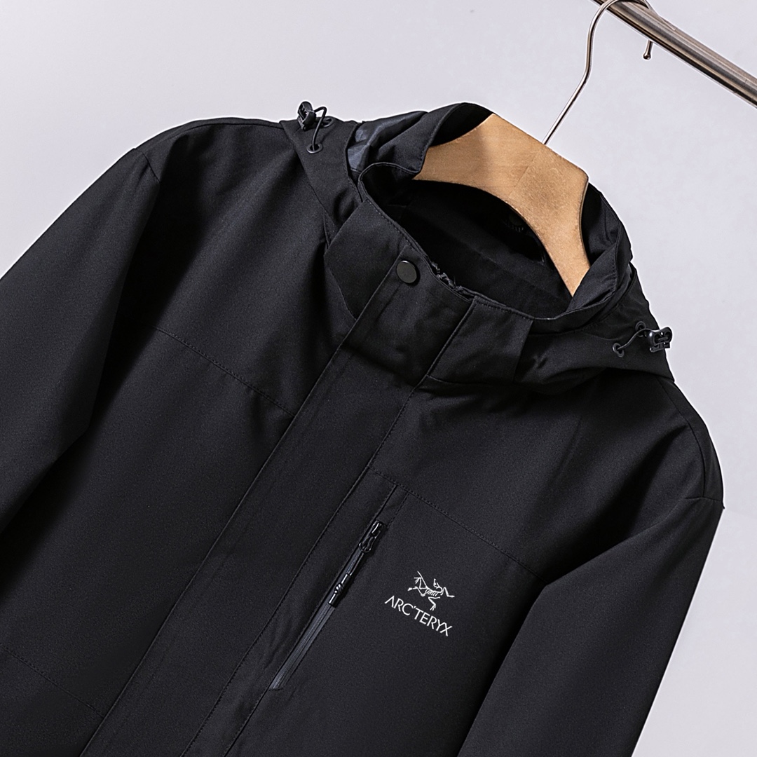 供货价:125💰『云仓特别款』出口贸易版本,天花板版本,原包装+原吊牌  
颜色:黑色，以蓝，黄色，米白，
尺码;S-4XL

鸟家户外冲锋衣







