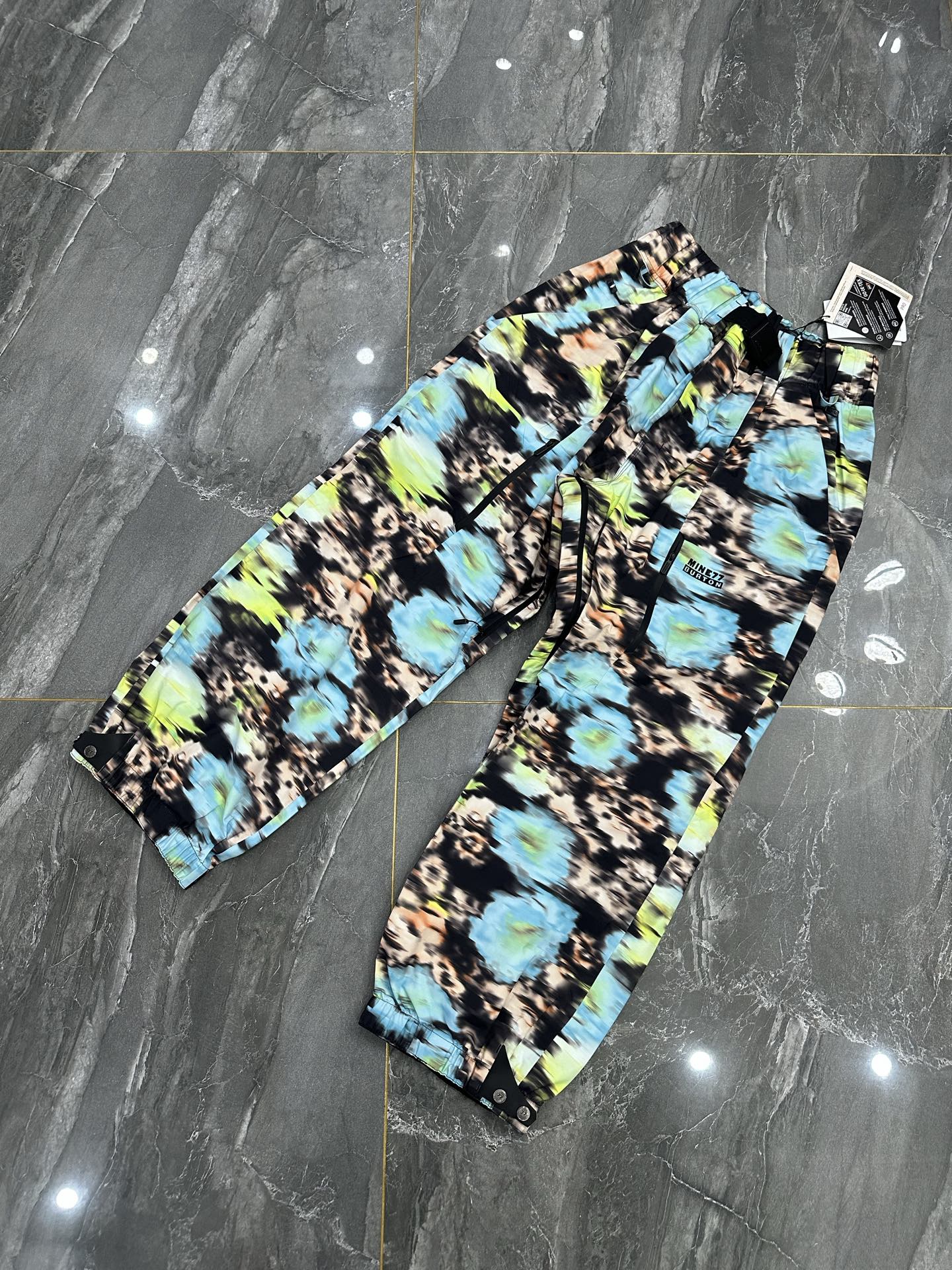 burton mine77 花卉滑雪服套装 SIZE:XS-XL