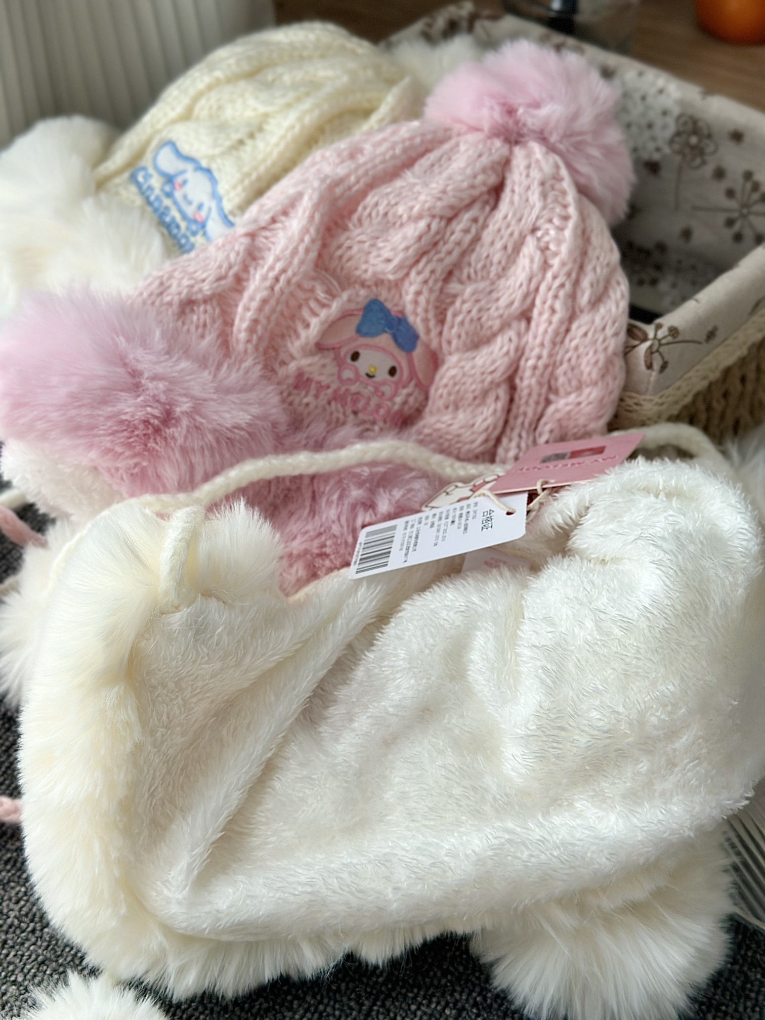 Sanrio introduces the new winter pom-pom beanie, designed for cold-weath - Comprehensive 9