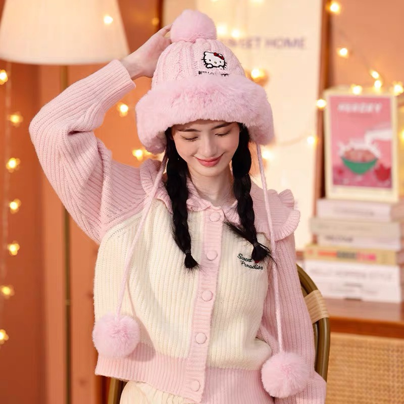 Sanrio introduces the new winter pom-pom beanie, designed for cold-weath - Comprehensive 3