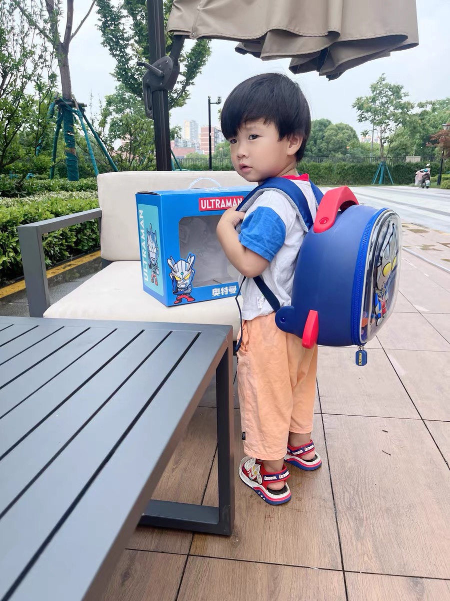 Ultraman-themed bag featuring a striking character design - Comprehensive 2