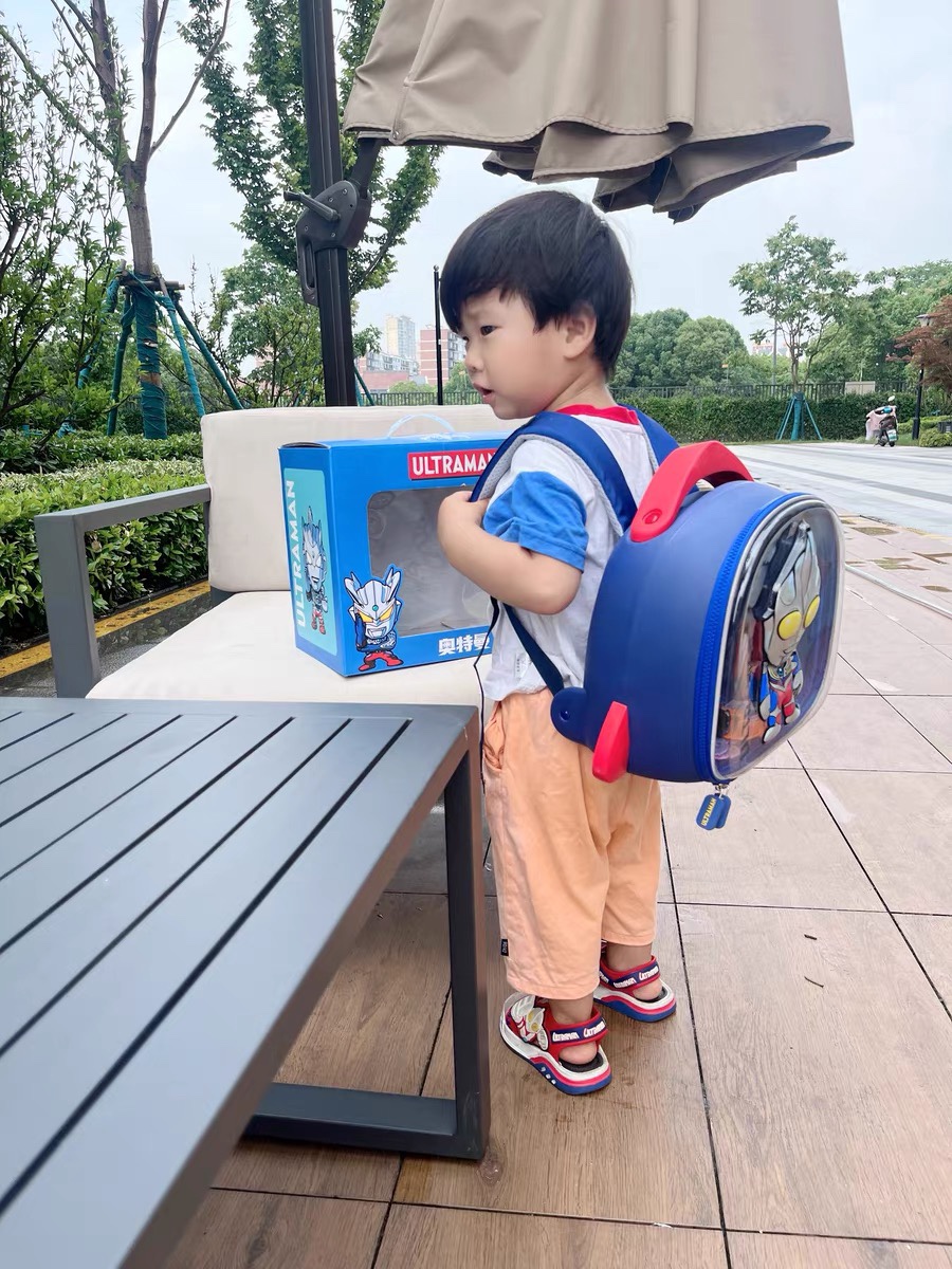 Ultraman-themed bag featuring a striking character design - Comprehensive 3