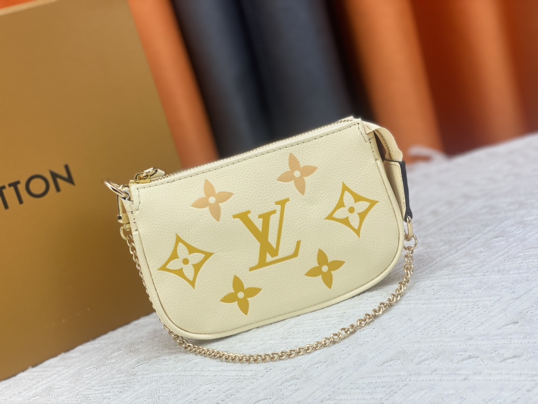 Louis Vuitton Borse Pochette Empreinte​ Collezione estiva Pochette Catene M58009