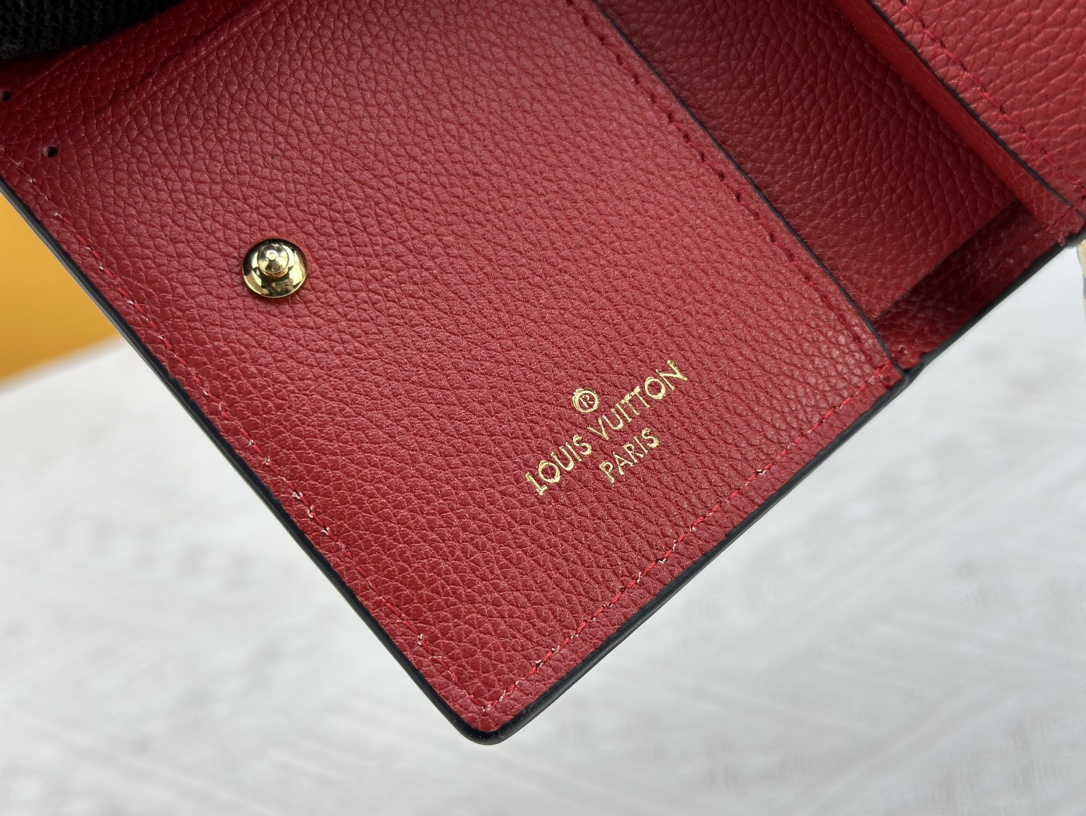 ルイ・ヴィトン Cléa財布 モノグラム・アンプルント製 おしゃれで機能的
