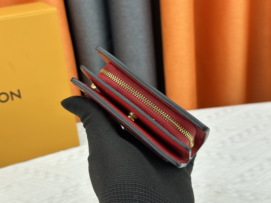 ルイ・ヴィトン Cléa財布 モノグラム・アンプルント製 おしゃれで機能的