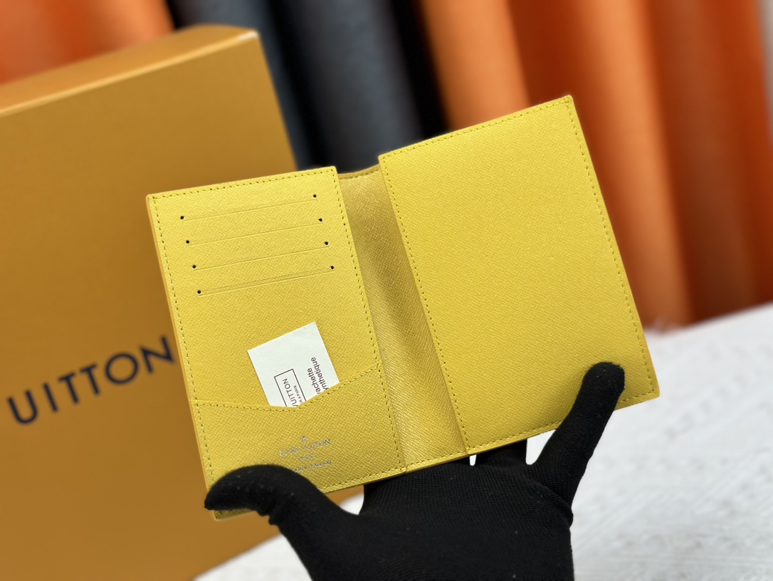 P180 財布 M60412大黄格 护照夹 高級感あふれる旅行アクセサリー