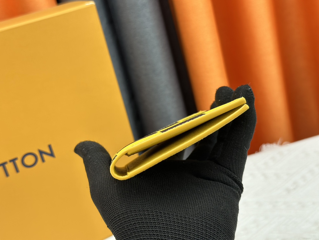 P180 財布 M60412大黄格 护照夹 高級感あふれる旅行アクセサリー