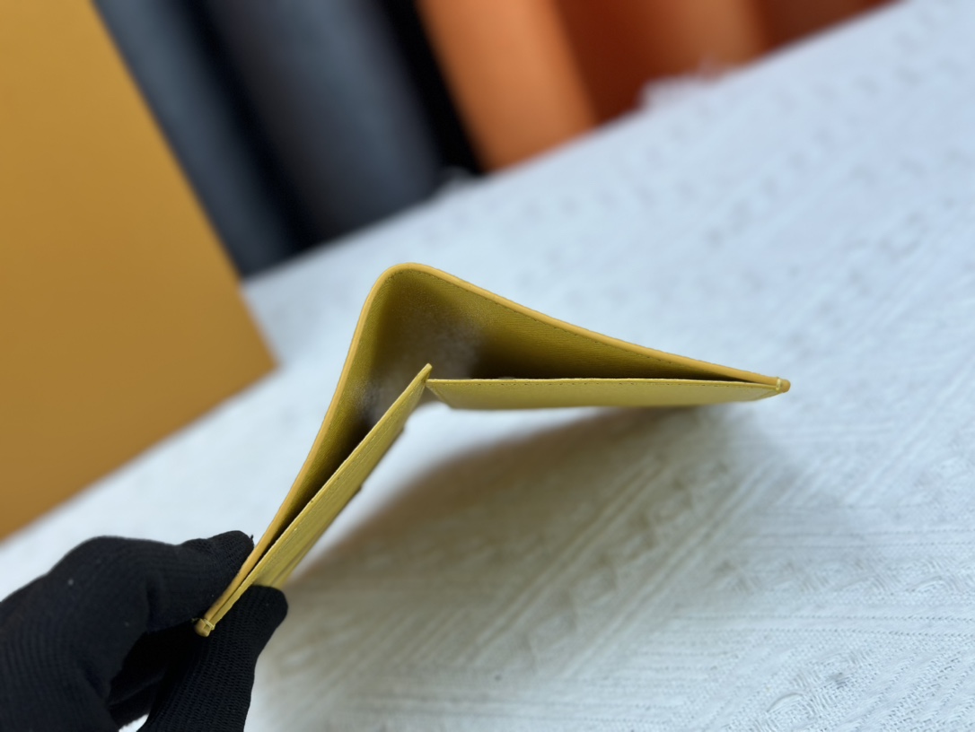 P180 財布 M60412大黄格 护照夹 高級感あふれる旅行アクセサリー