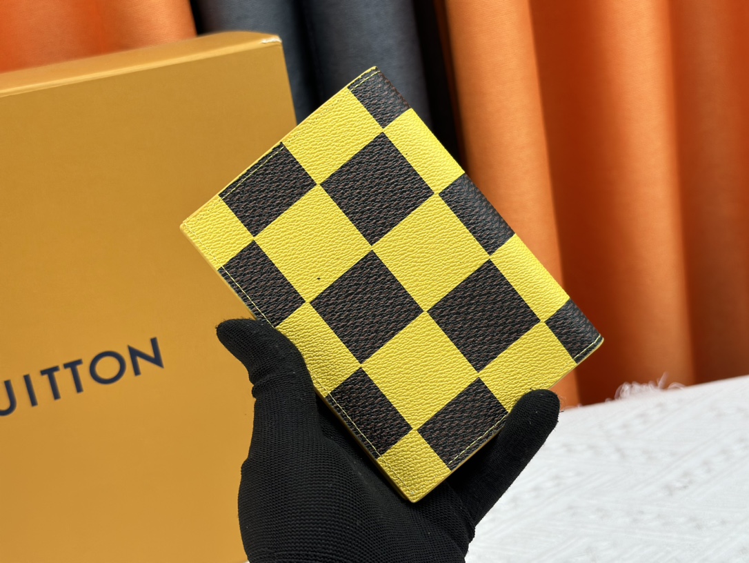 P180 財布 M60412大黄格 护照夹 高級感あふれる旅行アクセサリー