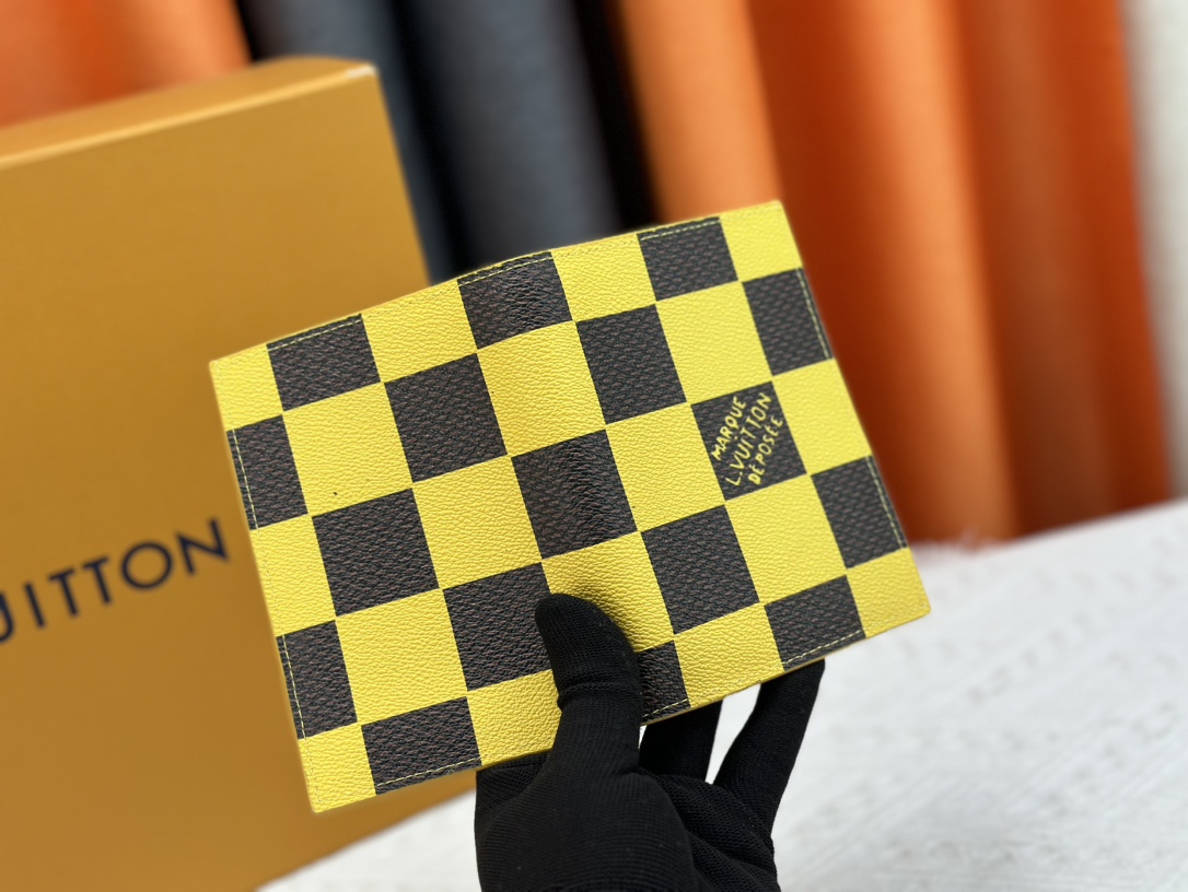 P180 財布 M60412大黄格 护照夹 高級感あふれる旅行アクセサリー