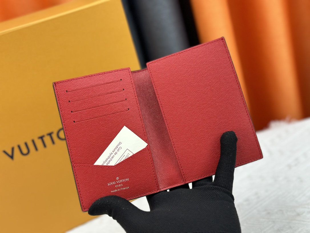 P180 財布 M60410北極熊 护照夹 - 高級感あふれる旅行アクセサリー