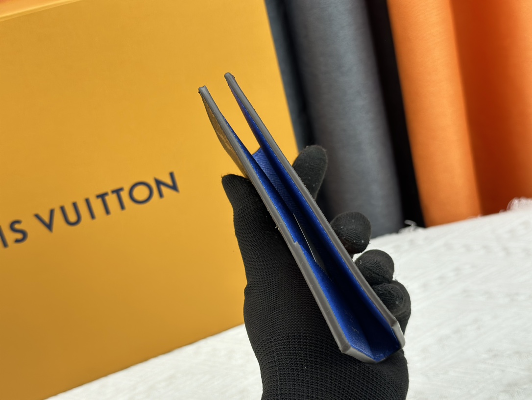 P180 熊猫ブルー パスポートケース - 高級感あふれる旅行アクセサリー