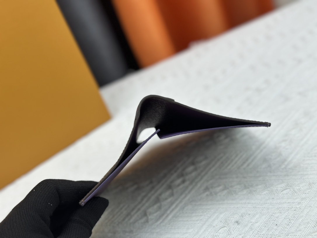 P180 財布 M82867 紫色 薄型パスポートケース