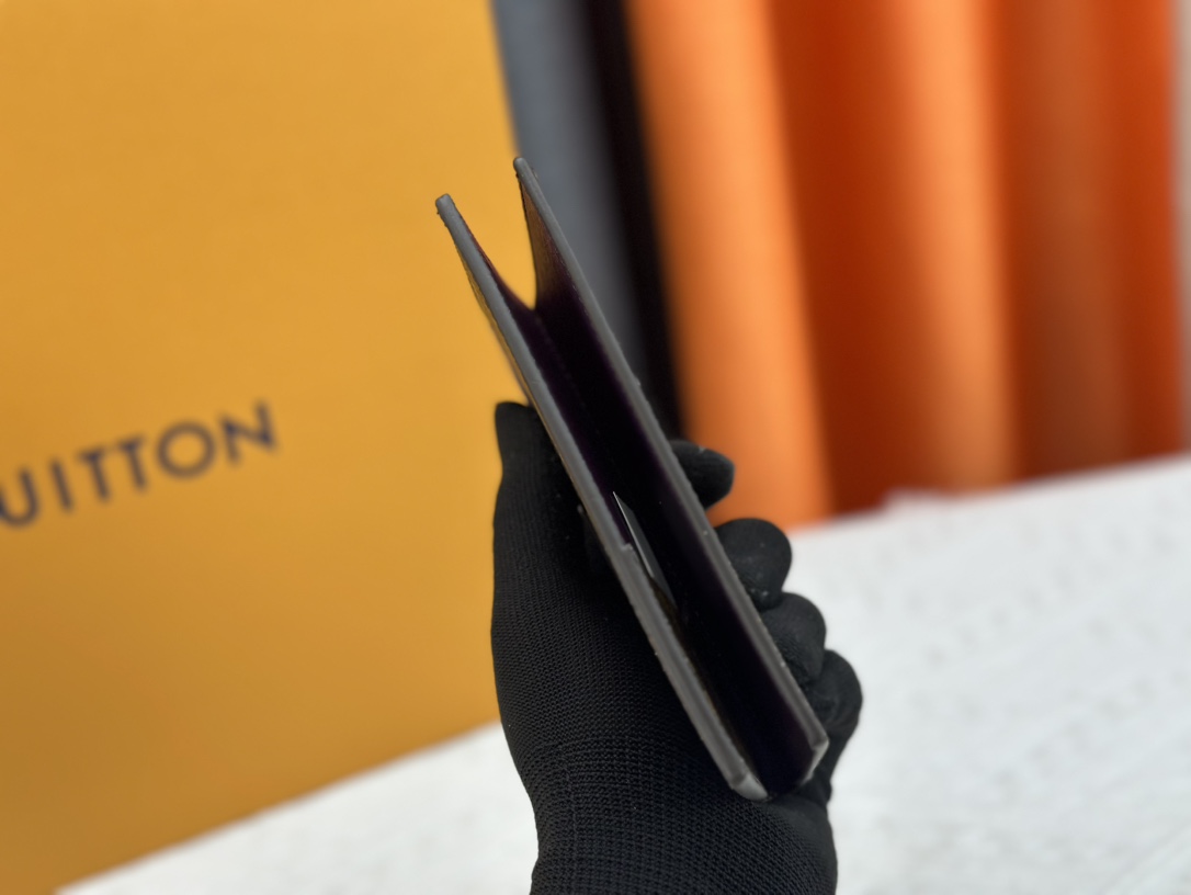 P180 財布 M82867 紫色 薄型パスポートケース