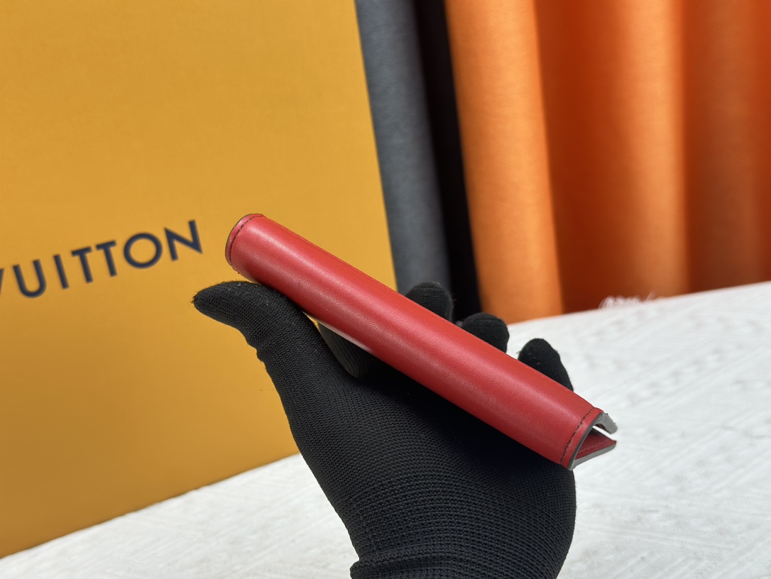 P180 財布 M82867 赤色 护照夹 多機能旅行アイテム