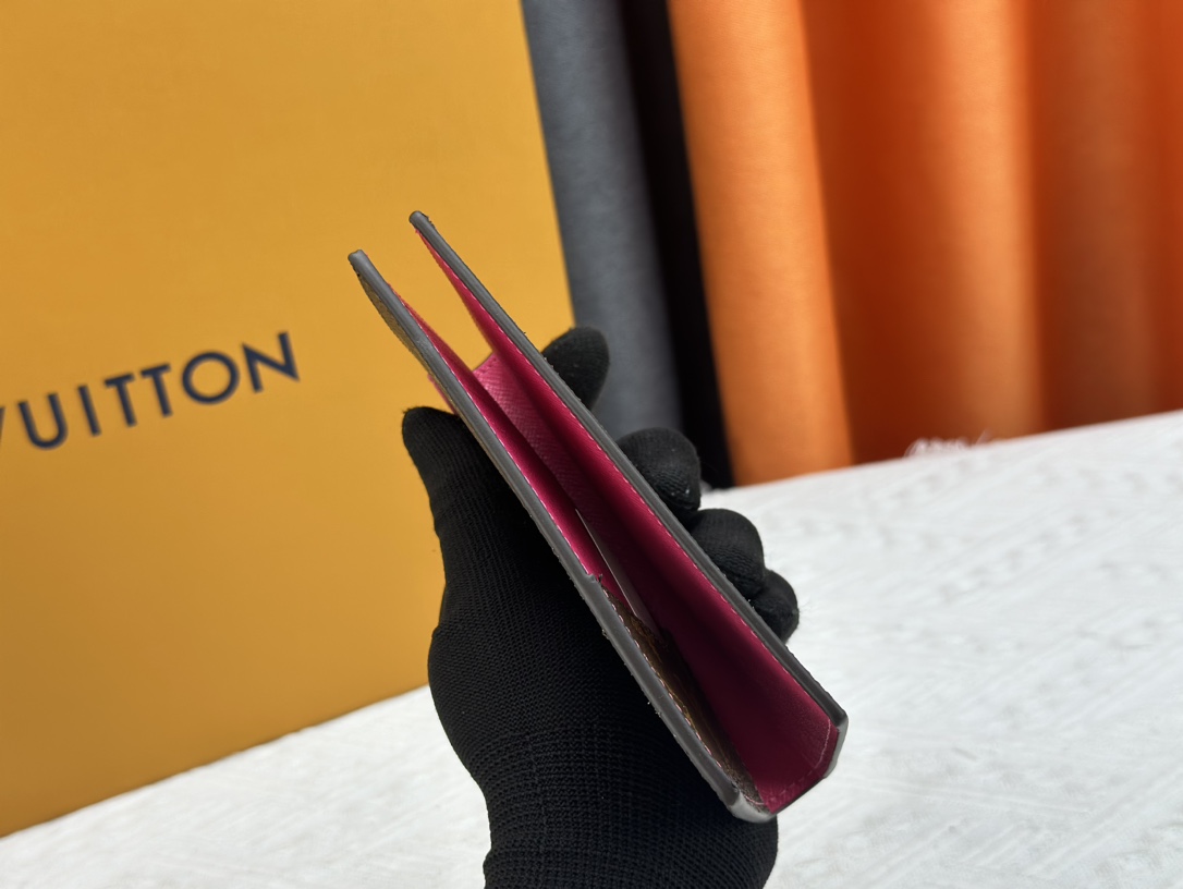 P180 財布 M82867 护照夹 高級粒纹小牛皮製