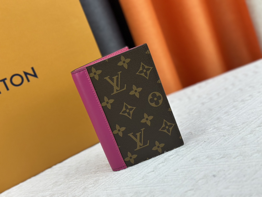 P180 財布 M82867 护照夹 高級粒纹小牛皮製