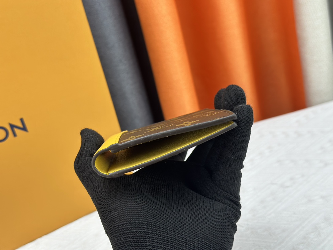 P180 財布 M82867 黄色 護照夹 - 高級感あふれる旅行アクセサリー