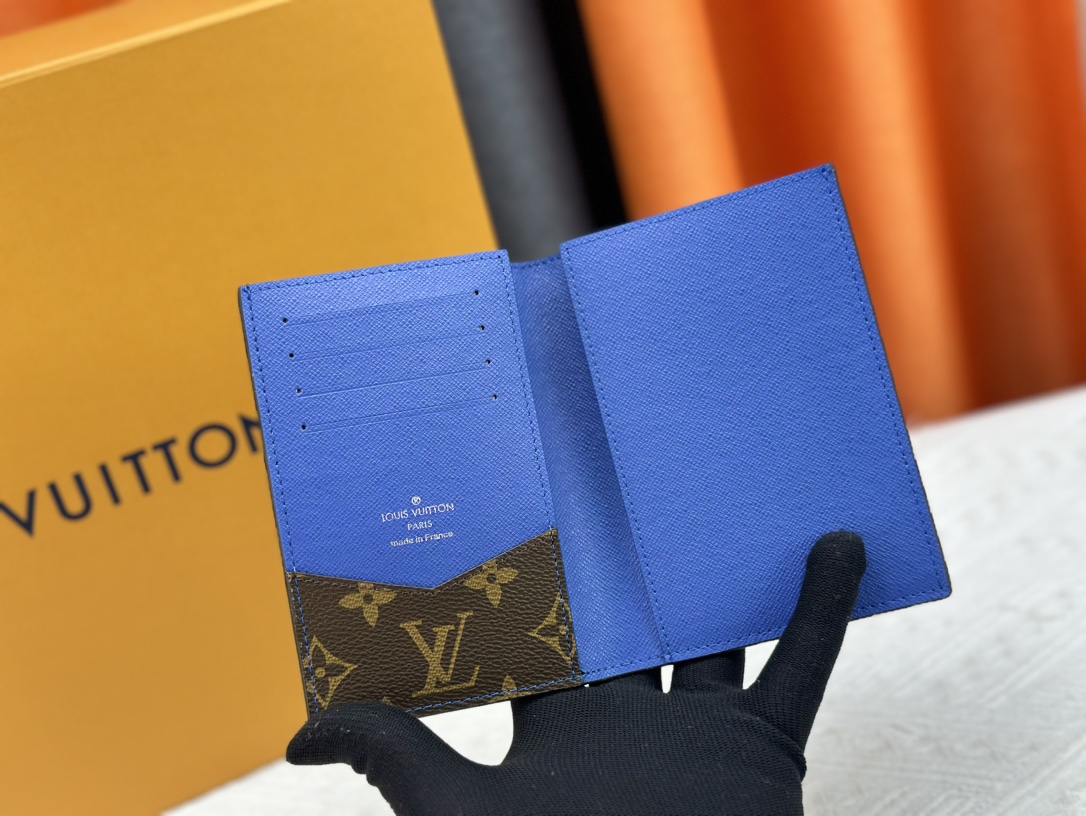 P180 財布 M82867 ラン 护照夹 - 高級感あふれる旅行用アクセサリー