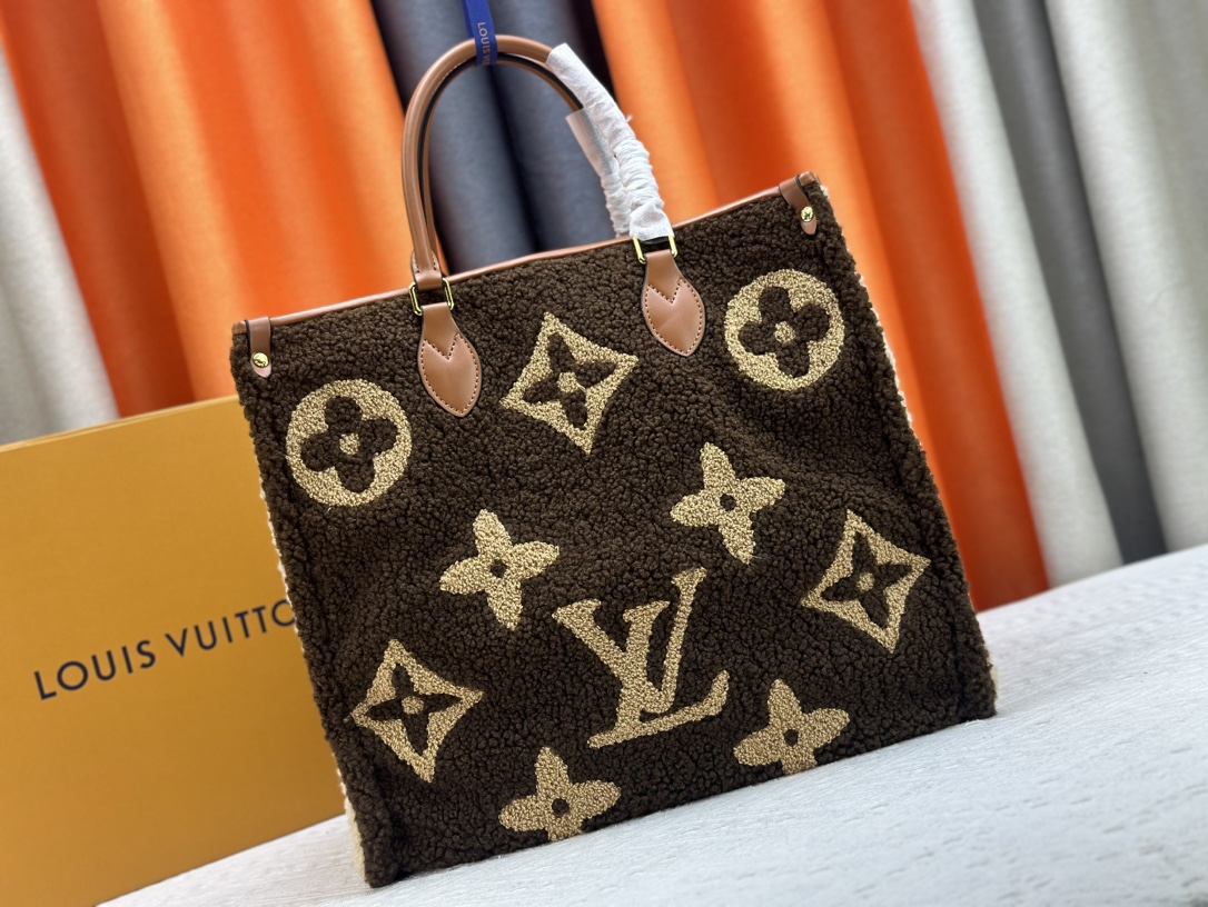 Louis Vuitton LV Onthego Bags Handbags Monogram Canvas Lambswool M45039