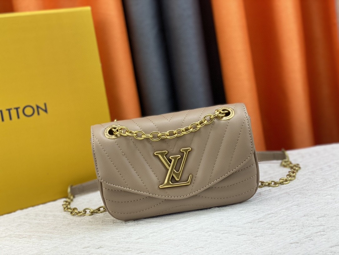 Louis Vuitton LV Multi Pochette Accessoires Handbags Crossbody & Shoulder Bags Cowhide Chains M20686