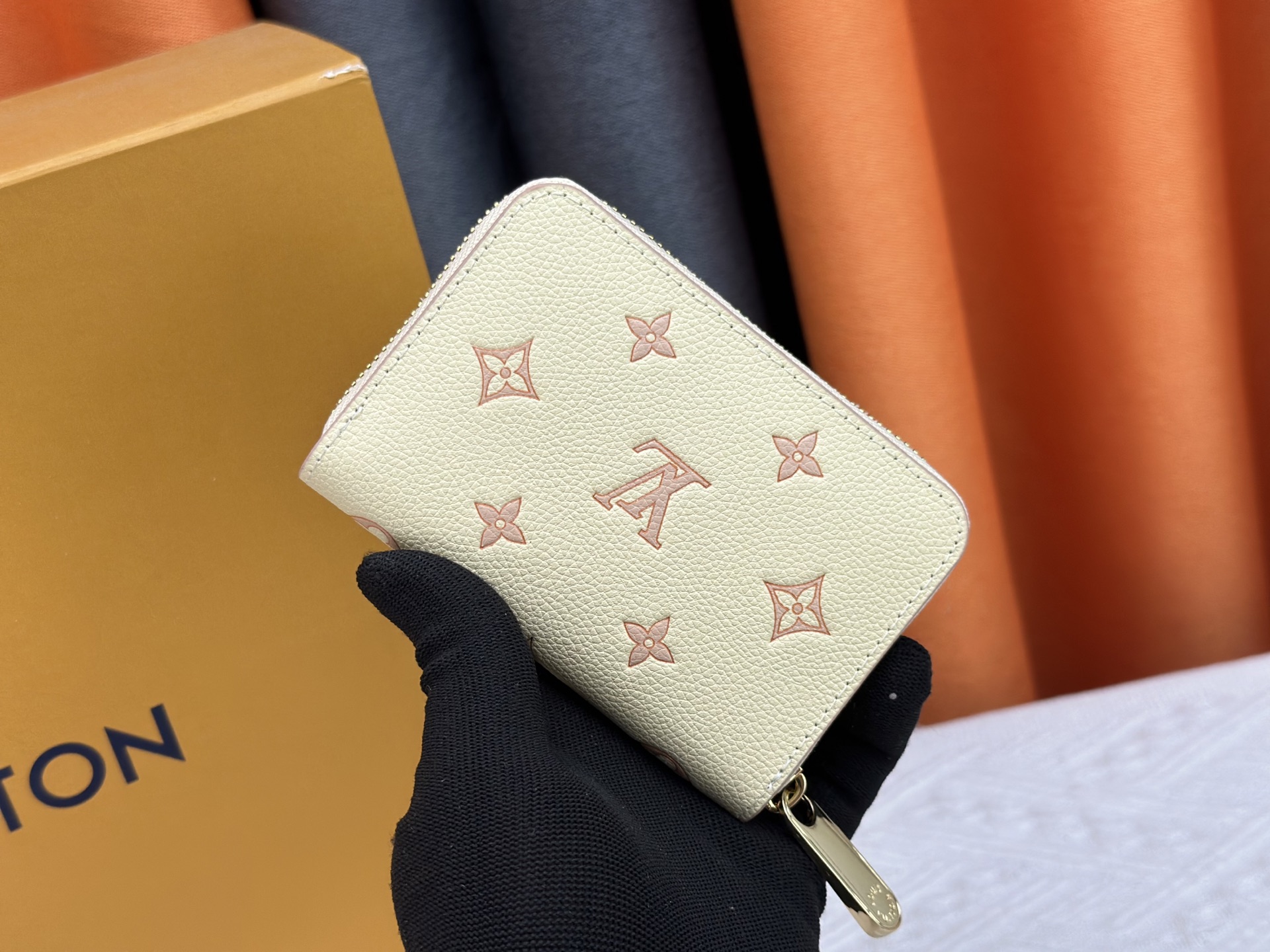 ルイ・ヴィトン ZIPPY ラウンドファスナー 財布 - Monogram Empreinte レザー製