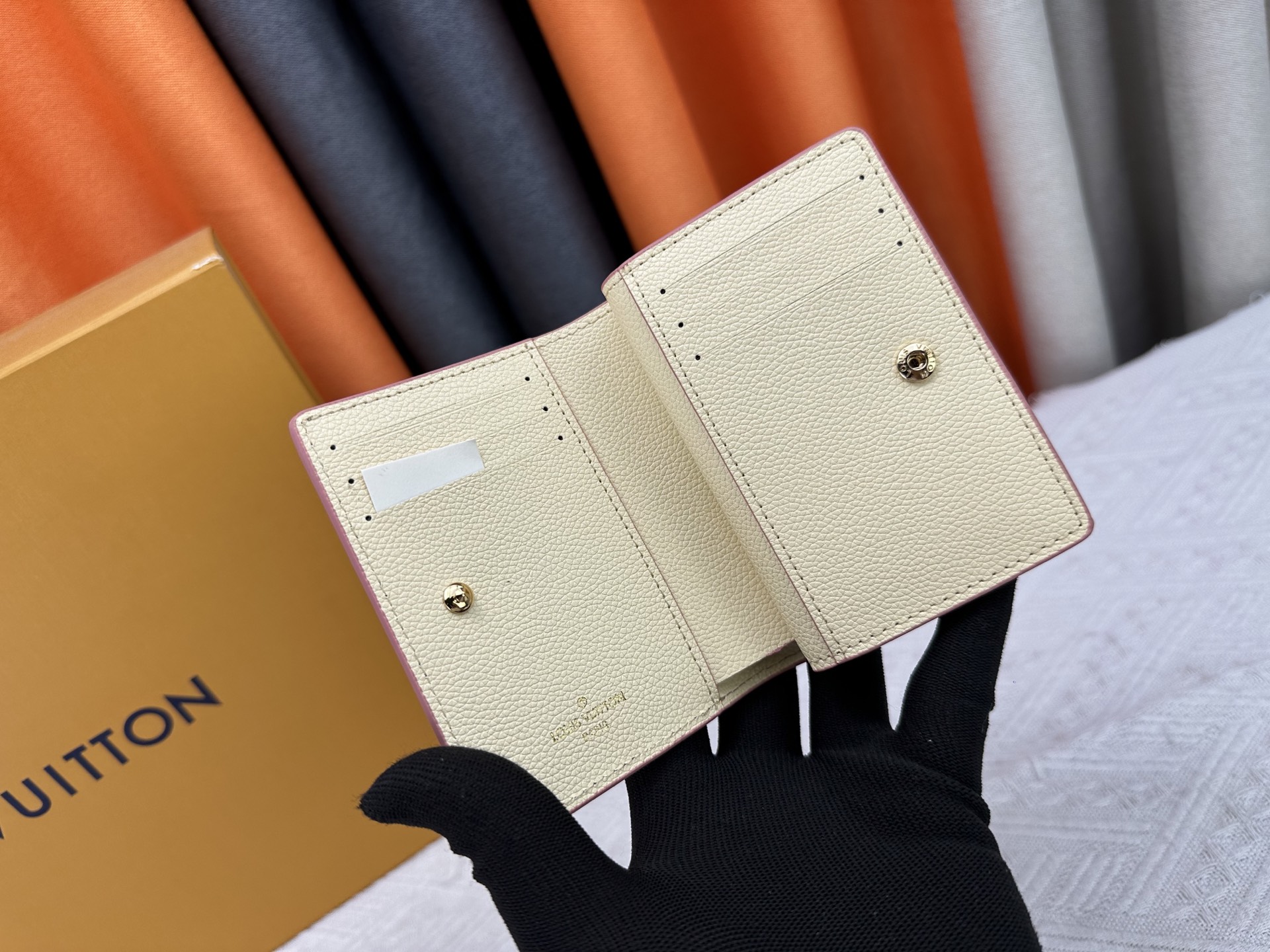 ルイ・ヴィトン Cléa 財布 Monogram Empreinte 柔らかいレザー製