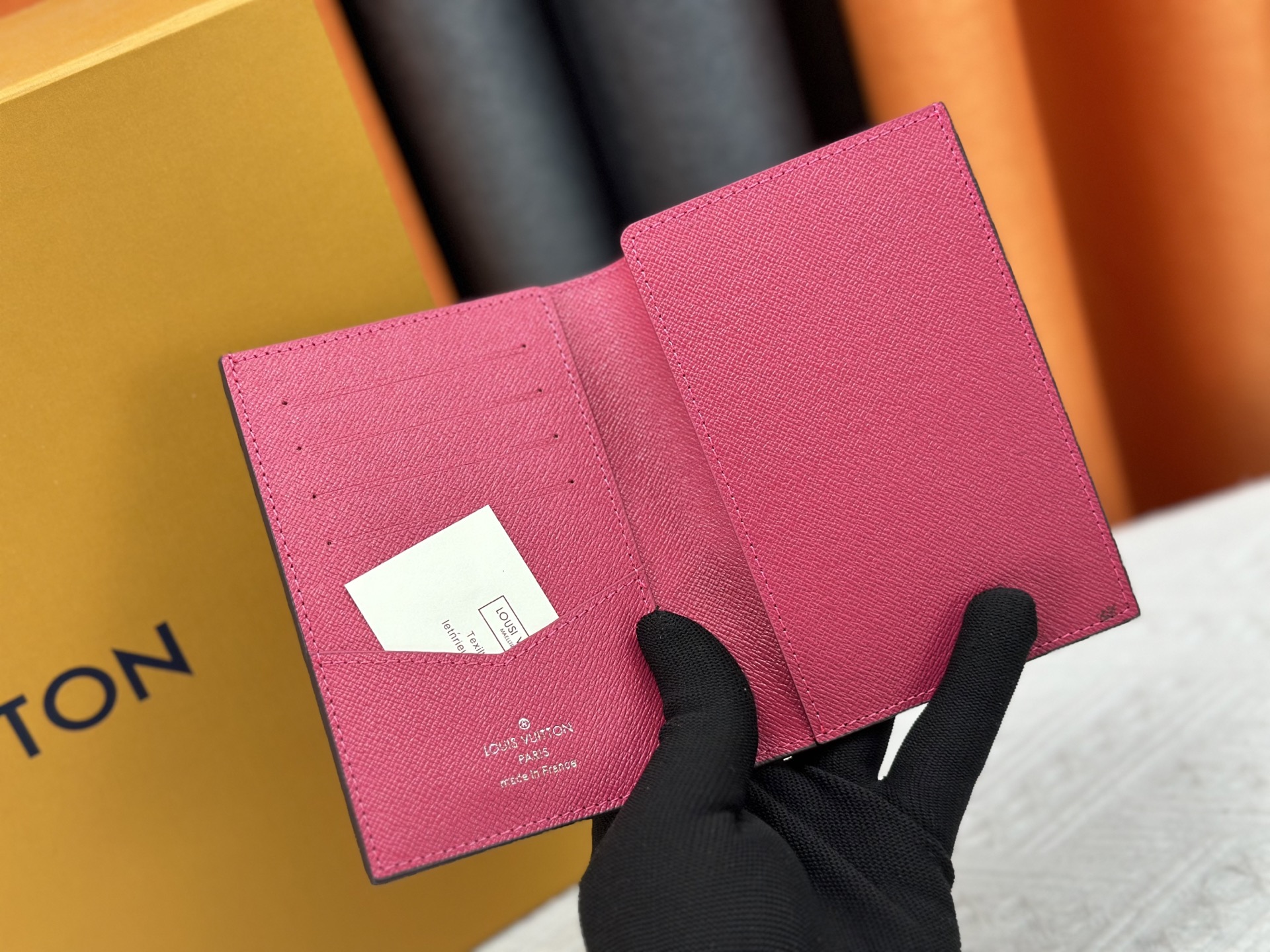 P180パスケース M64502 - 高級粒纹小牛皮製の旅行アクセサリー