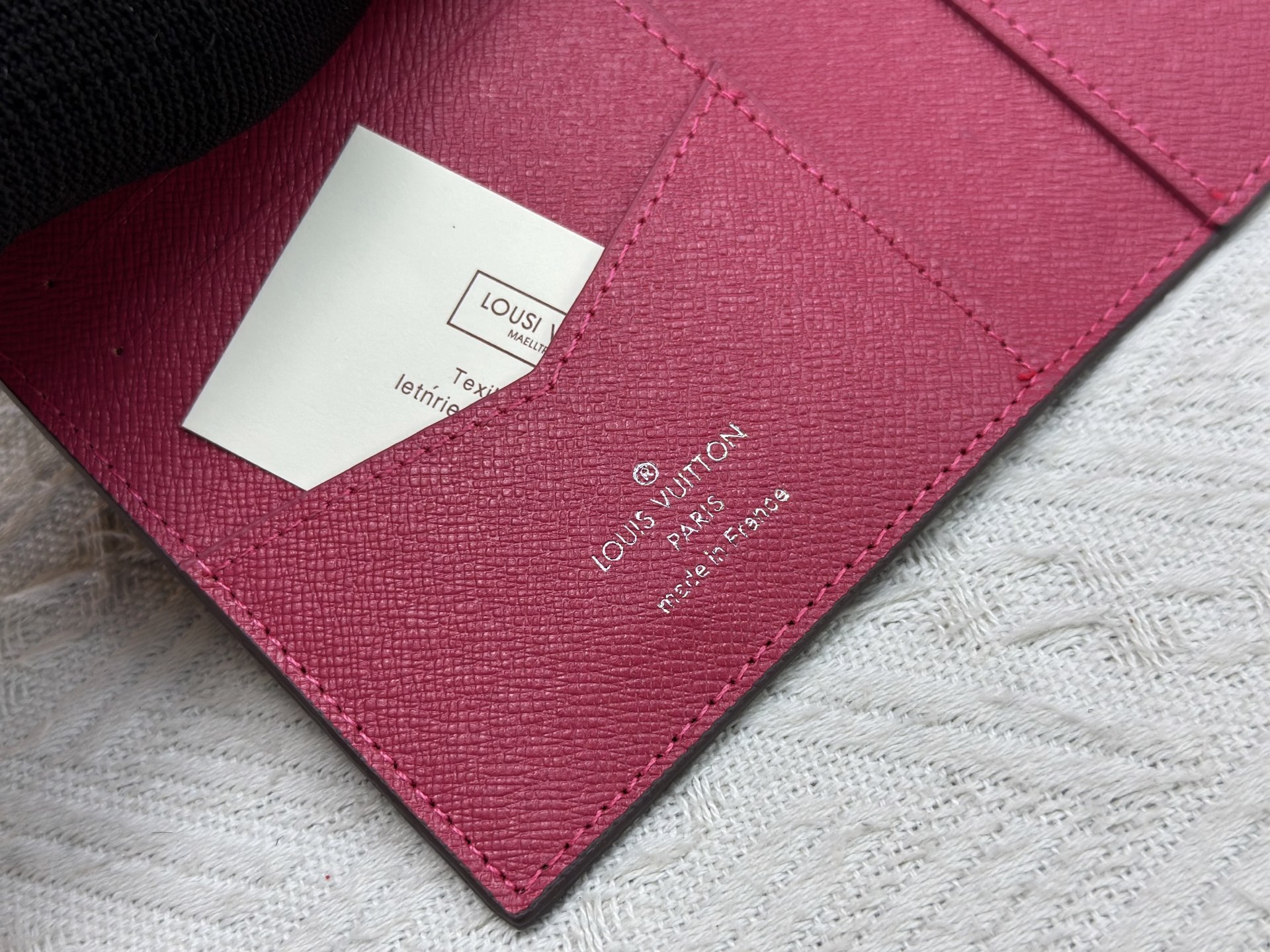 P180パスケース M64502 - 高級粒纹小牛皮製の旅行アクセサリー