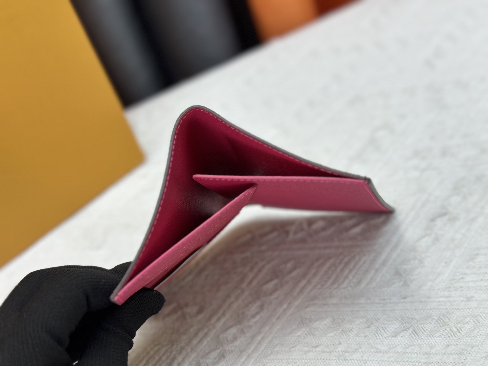 P180パスケース M64502 - 高級粒纹小牛皮製の旅行アクセサリー