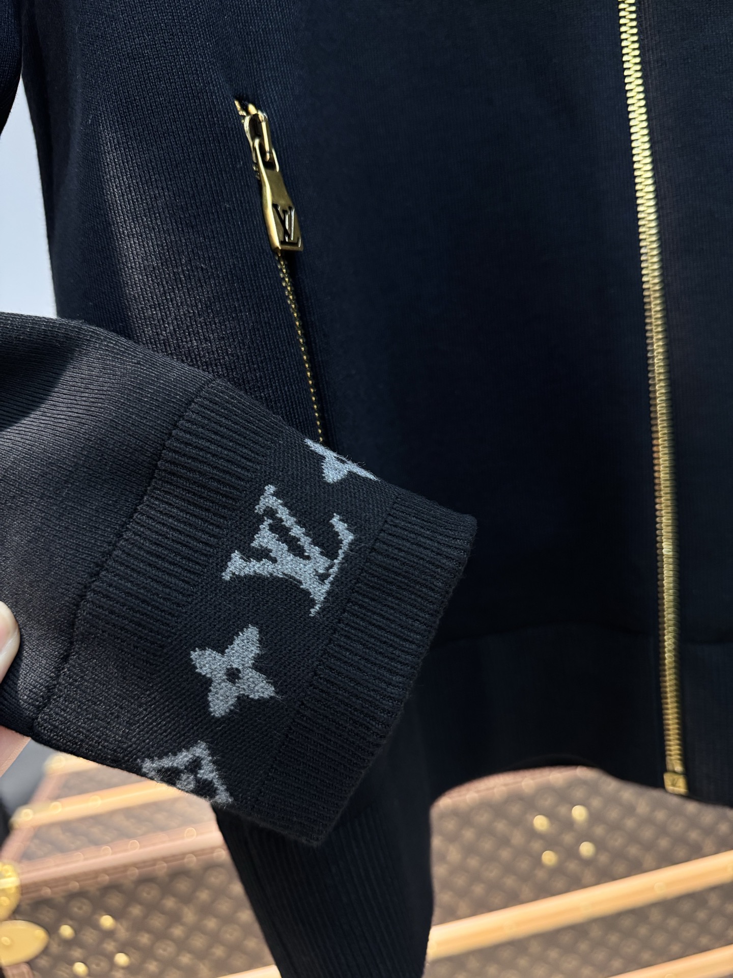 羽绒服 路易威登*🌈顶级原版 LV 冬季新款羽绒服，国标鹅绒，充绒量蓬松饱满，上身轻盈不负重，市面独家使