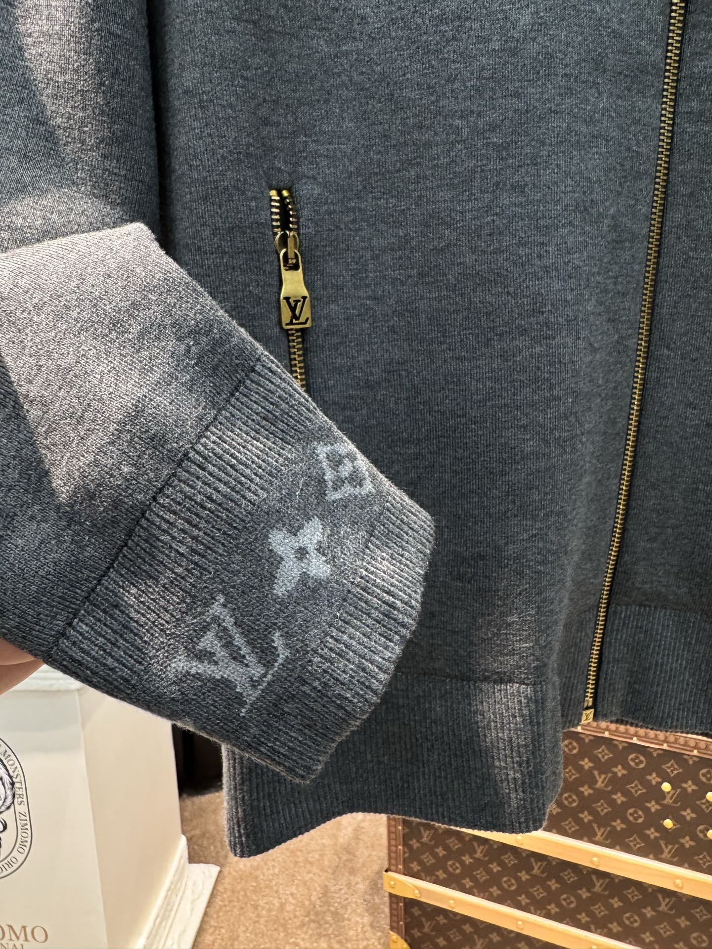 羽绒服 路易威登*🌈顶级原版 LV 冬季新款羽绒服，国标鹅绒，充绒量蓬松饱满，上身轻盈不负重，市面独家使