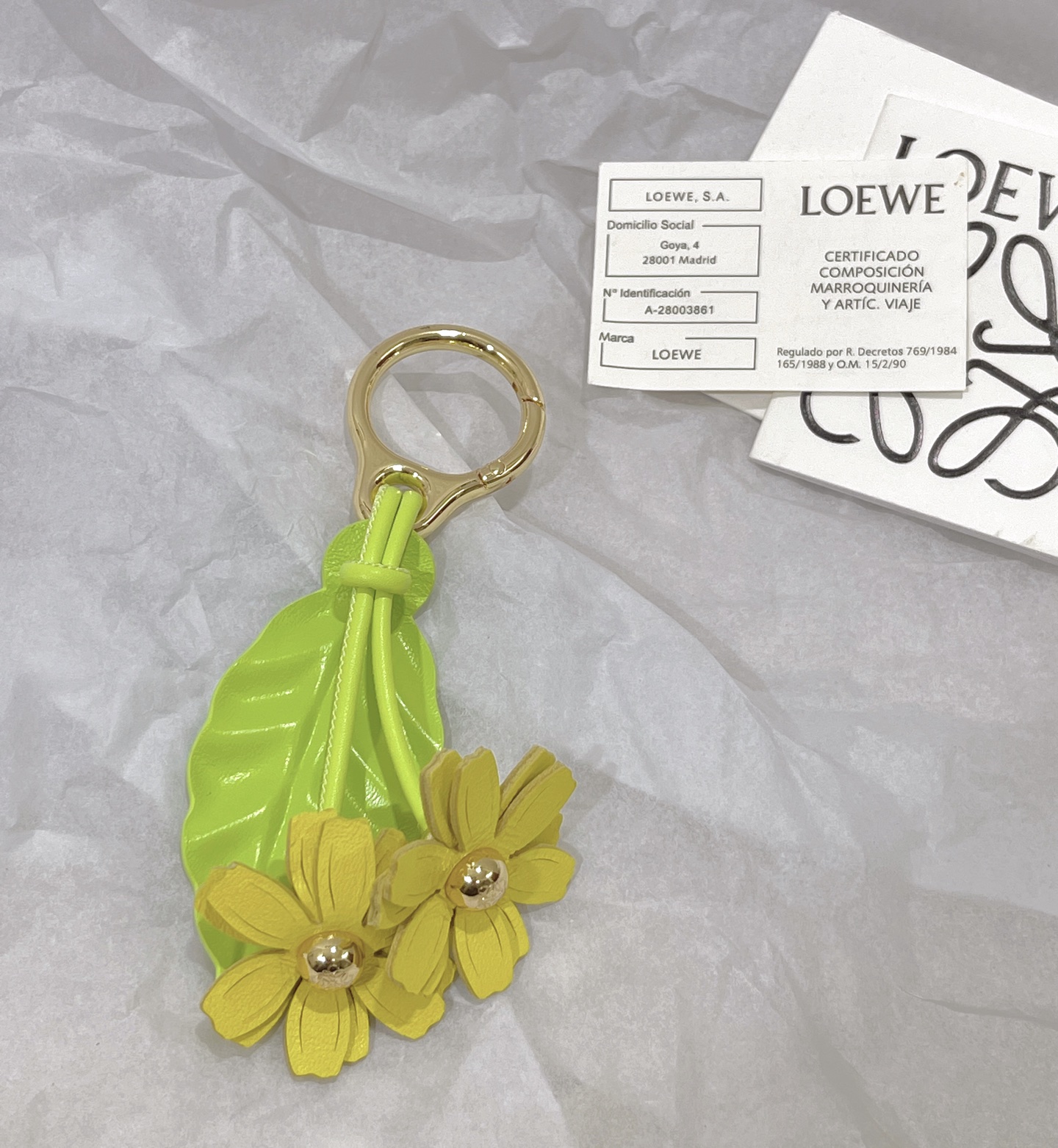 NO:813287,Little yellow daisy pendant keychain!  ,Loewe wallet,loewe,wallets,keychain19860909小黄雏菊挂件 钥匙扣！,罗意威钱包,loewe,wallets,keychain,Wallet purse