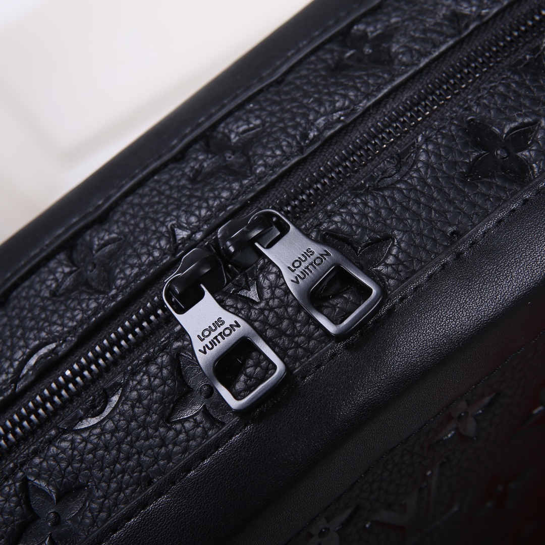 Givenchy 对版细节 M55700压花 44478老花